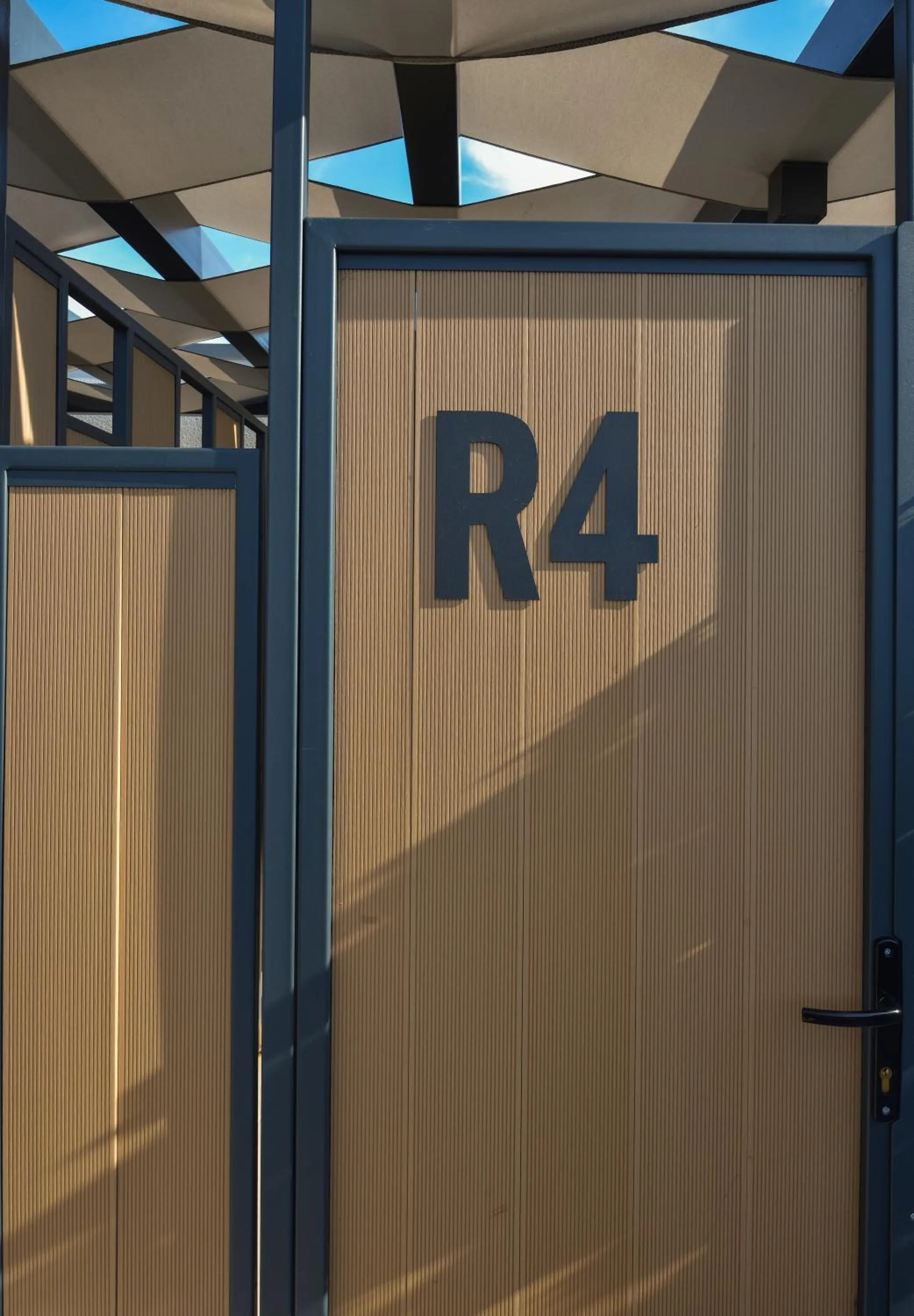 CORYLUS Luxury Rooms & Suites