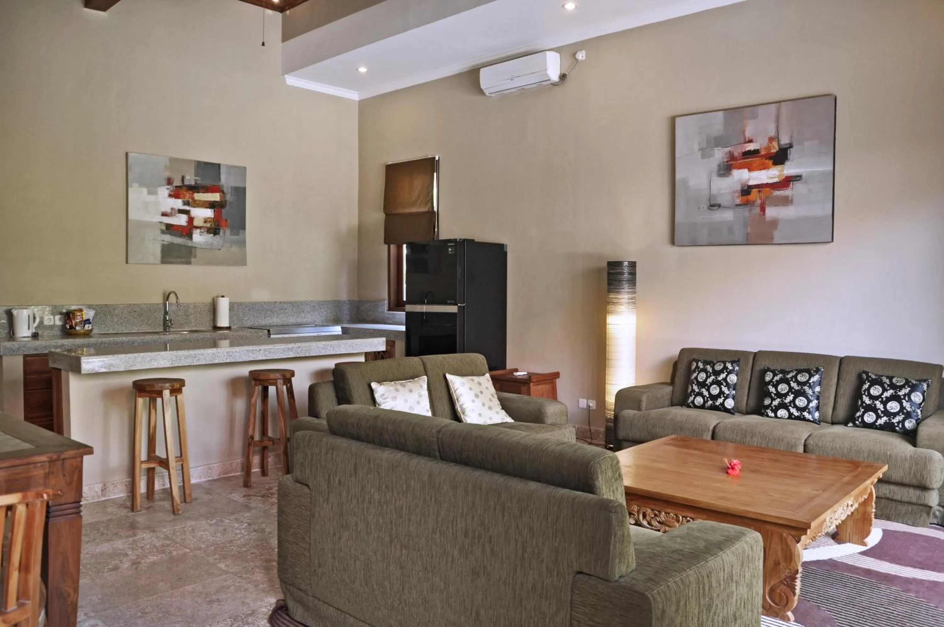 Living room in Bayshore Residence