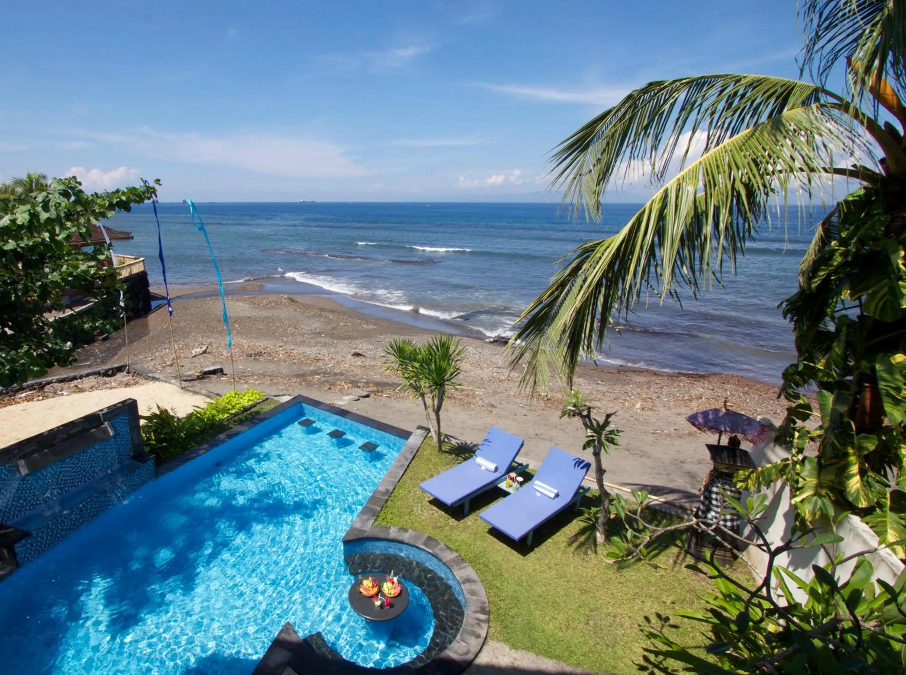 Beach in Bayshore Residence