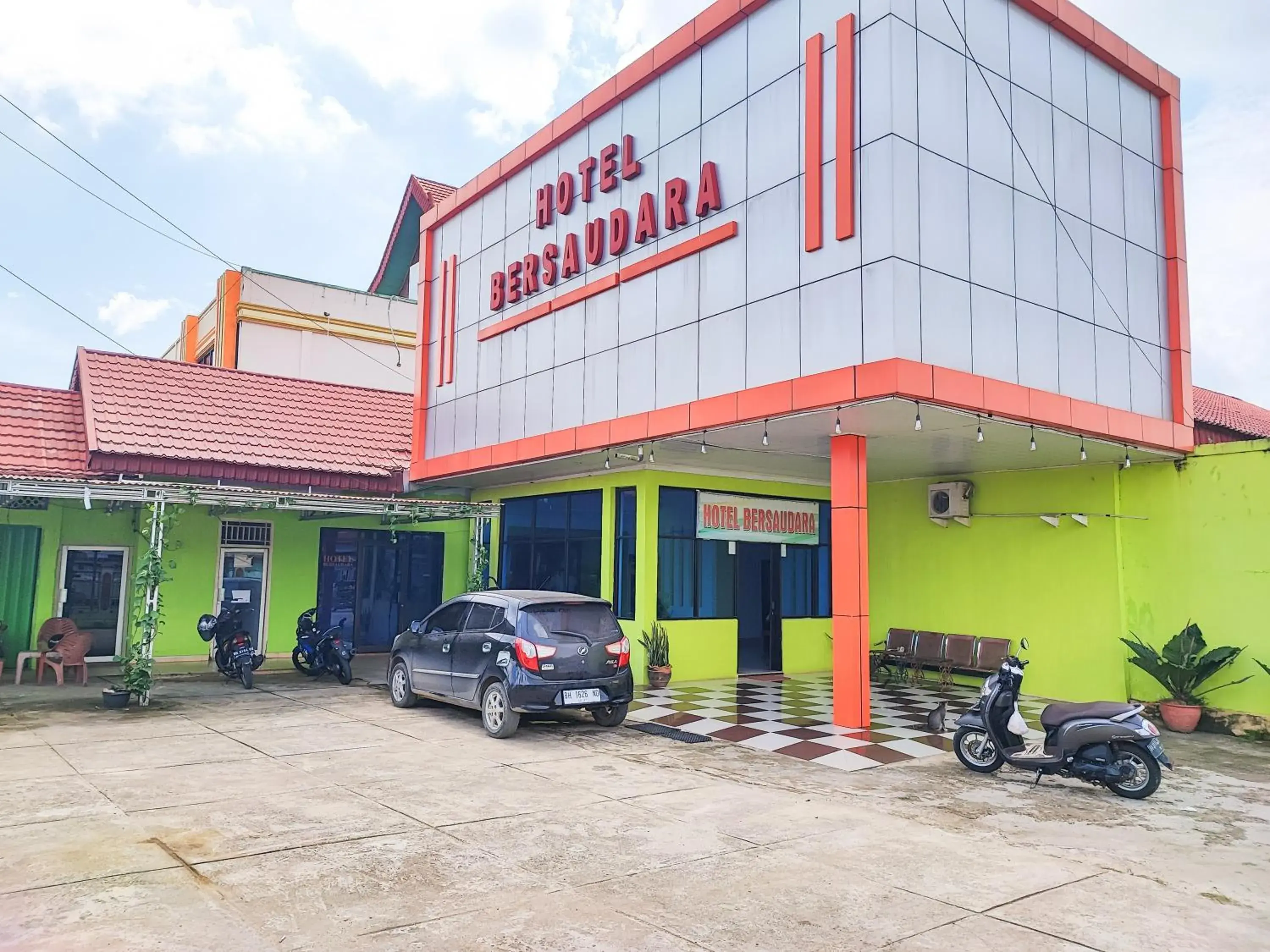 Property building in Reddoorz @ Hotel Bersaudara Bungo Property building in Reddoorz @ Hotel Bersaudara Bungo