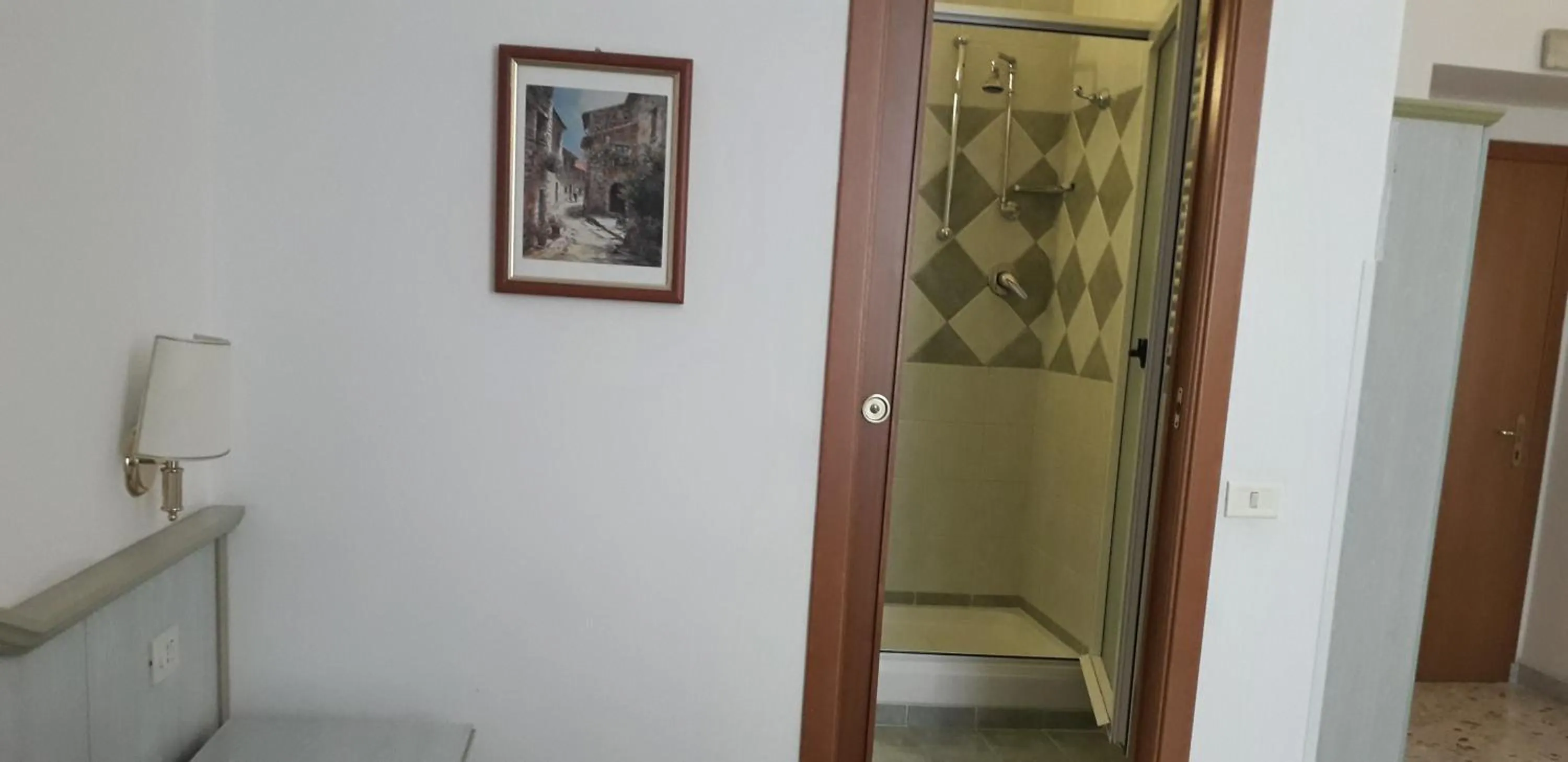 Shower in Gioia Guest House