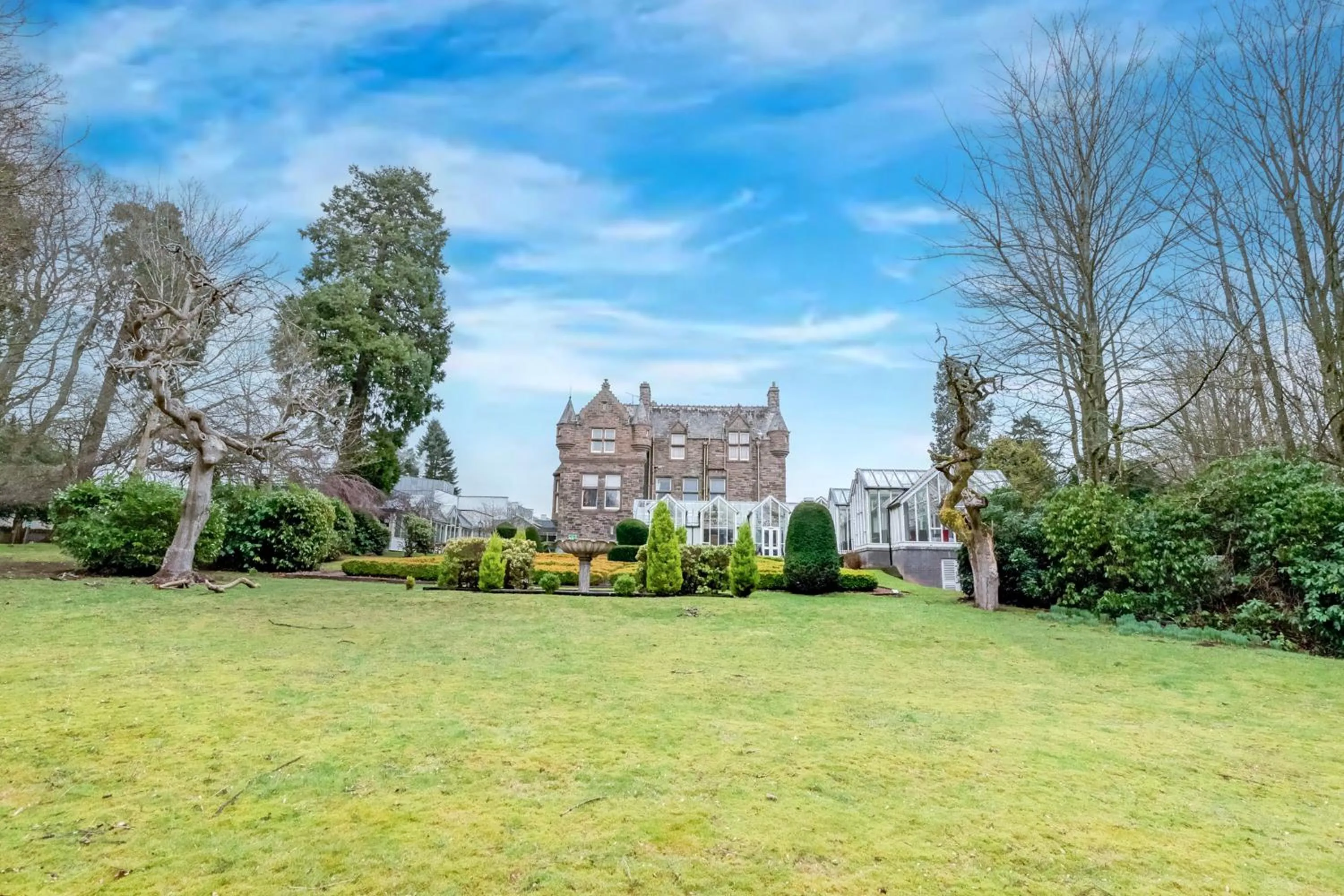 Property building in The Landmark Hotel and SPA Leisure Club Dundee By Sunday