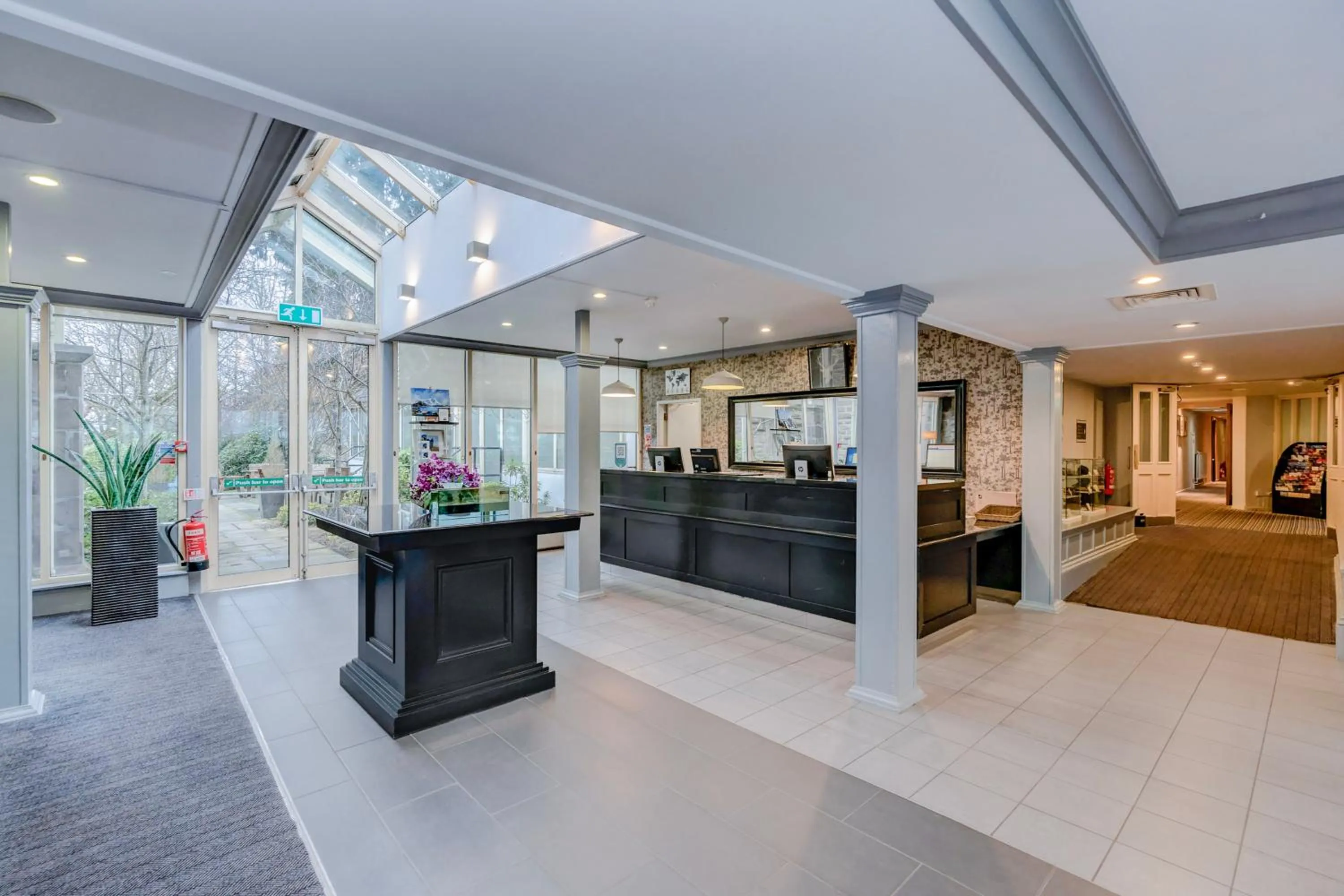 Lobby or reception in The Landmark Hotel and SPA Leisure Club Dundee By Sunday