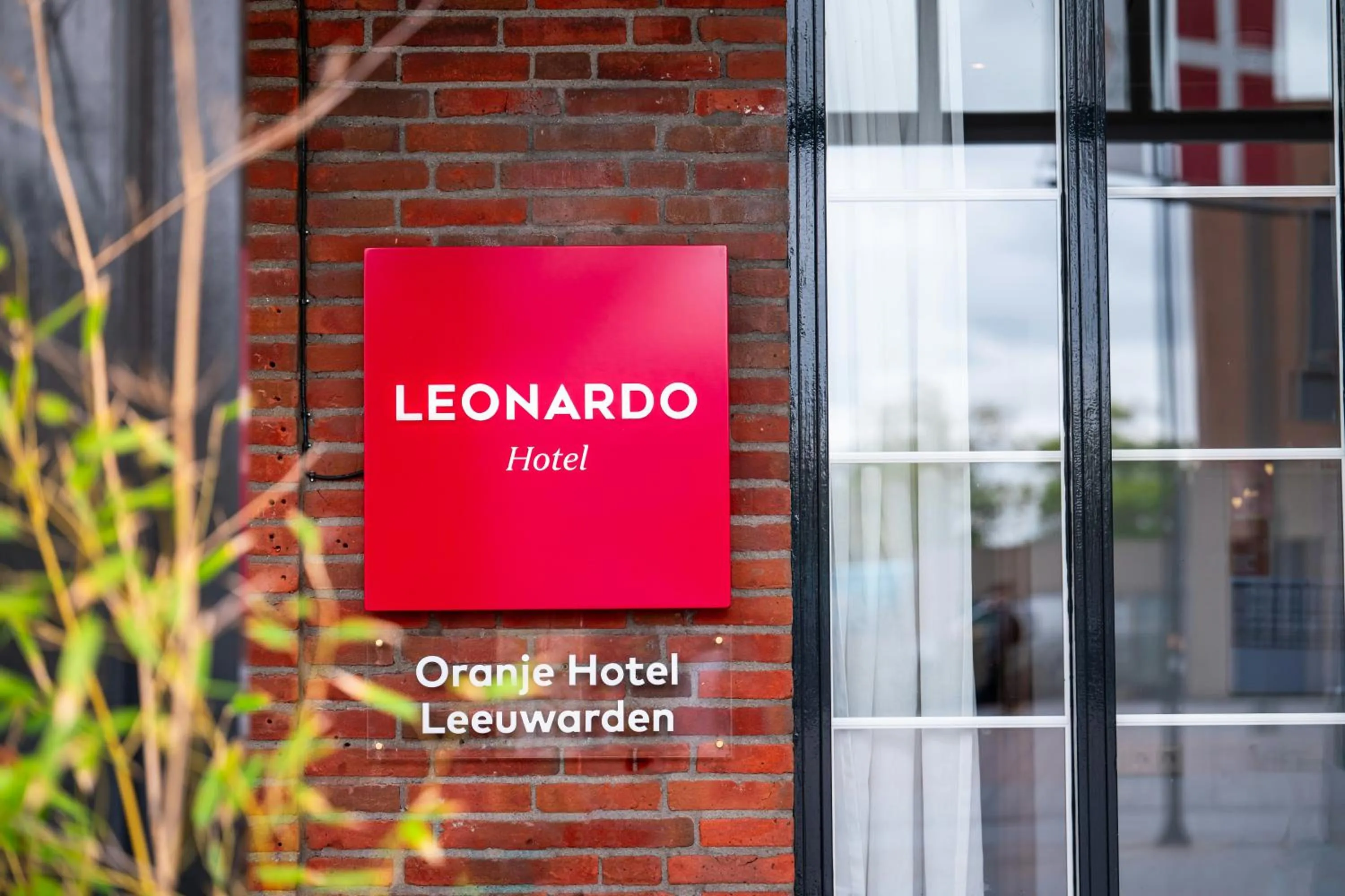 Facade/entrance in Leonardo Oranje Hotel Leeuwarden