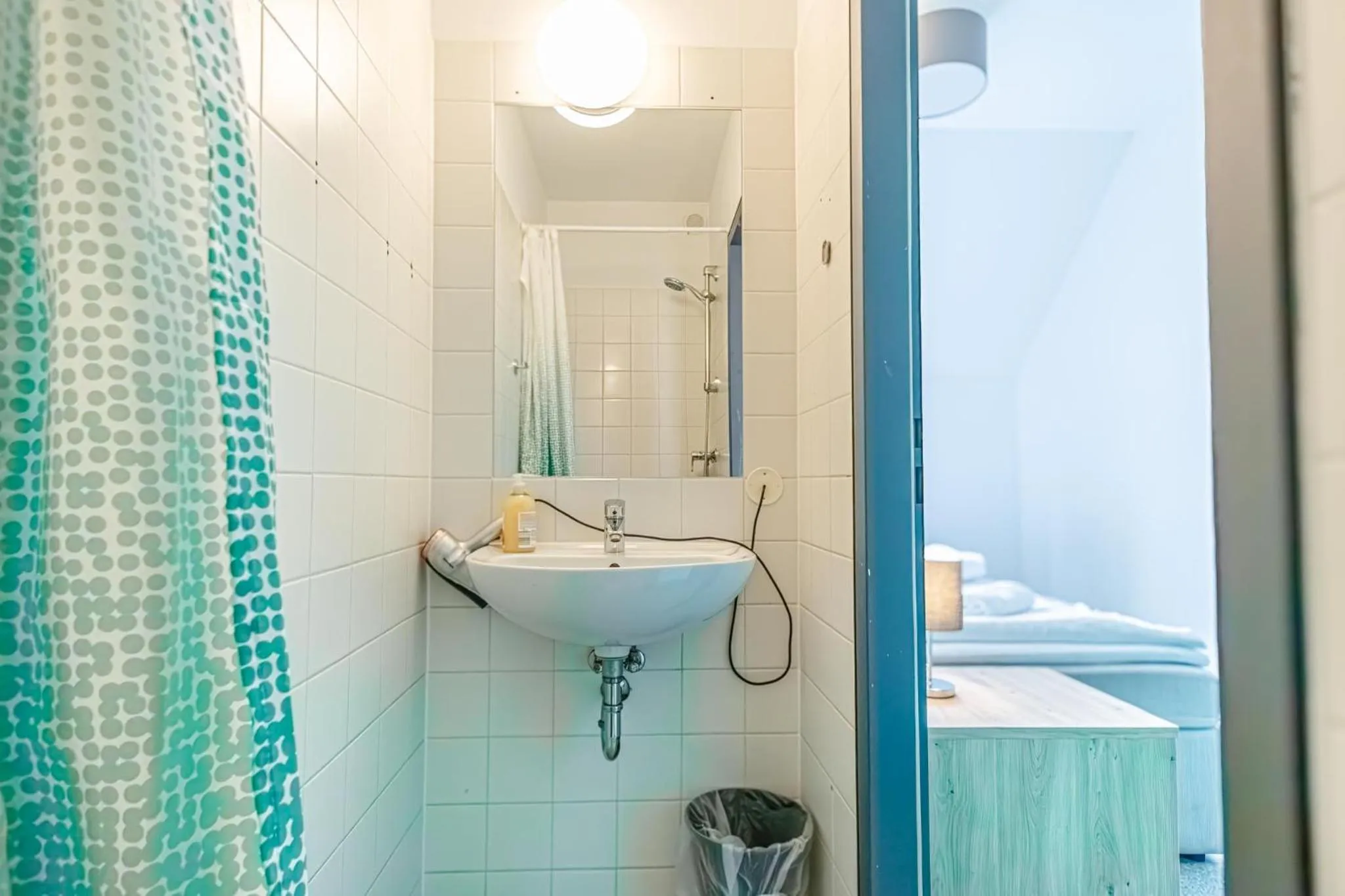 Shower in Hotel Astral Vienna