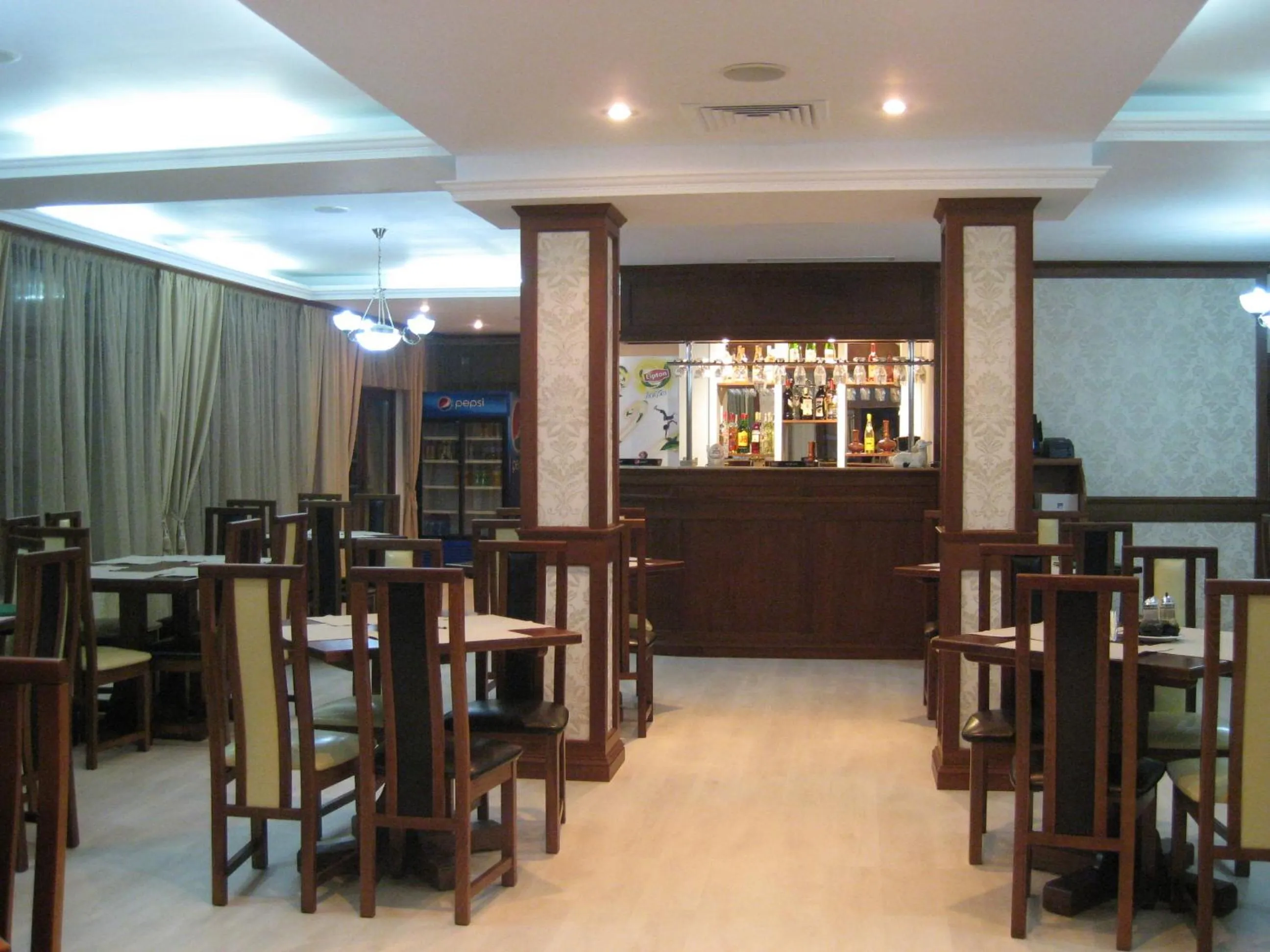 Restaurant/places to eat in Hotel Anina