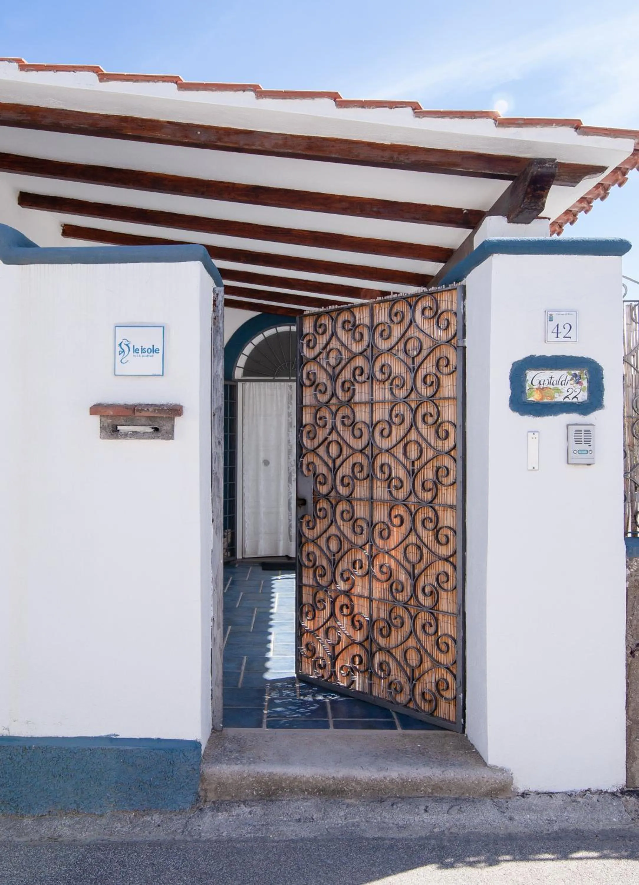 Property building in BnB Le Isole