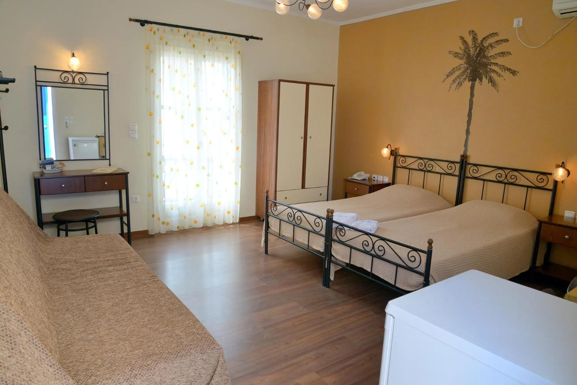 Photo of the whole room, Bed in Finikas Studios