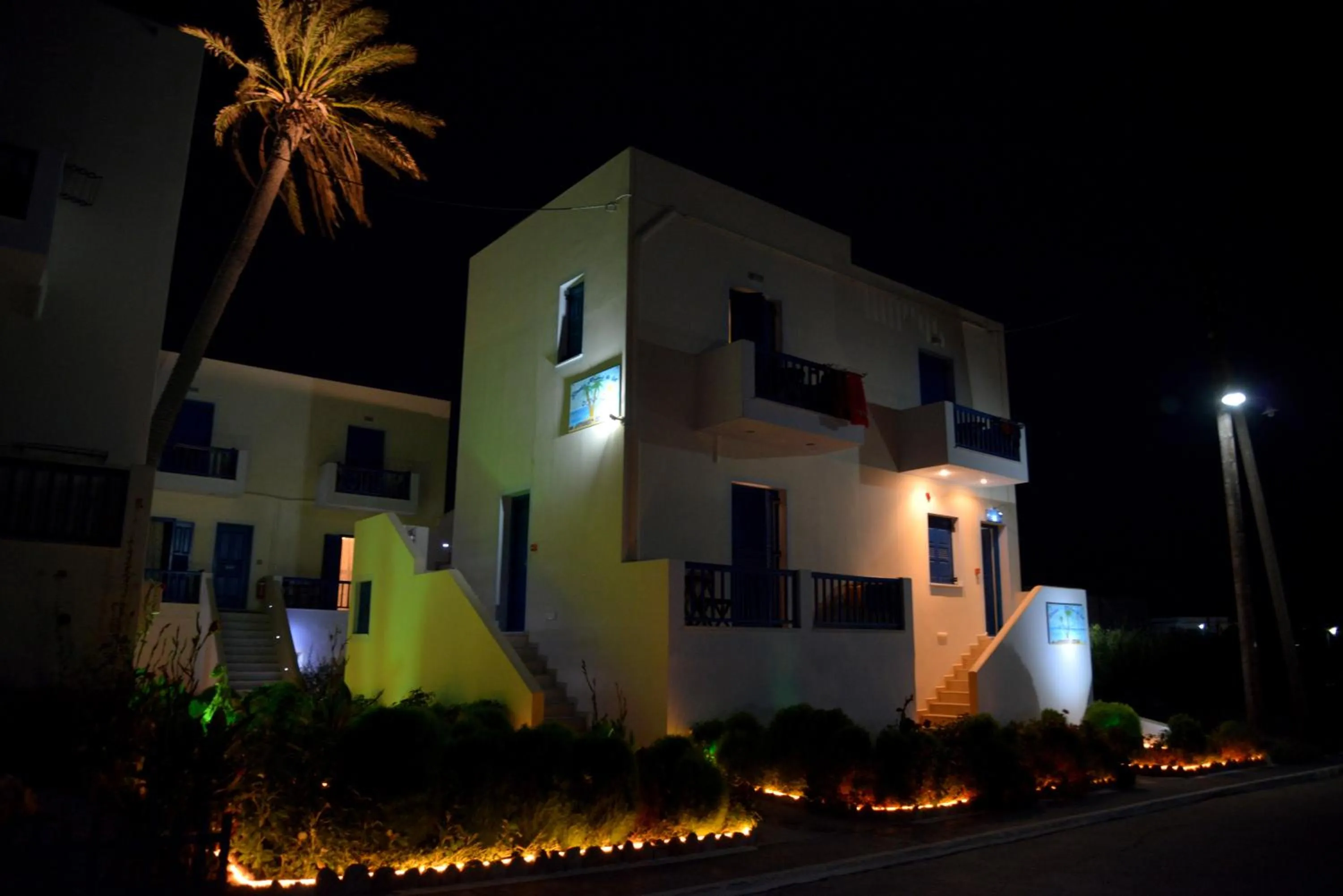 Property building in Finikas Studios