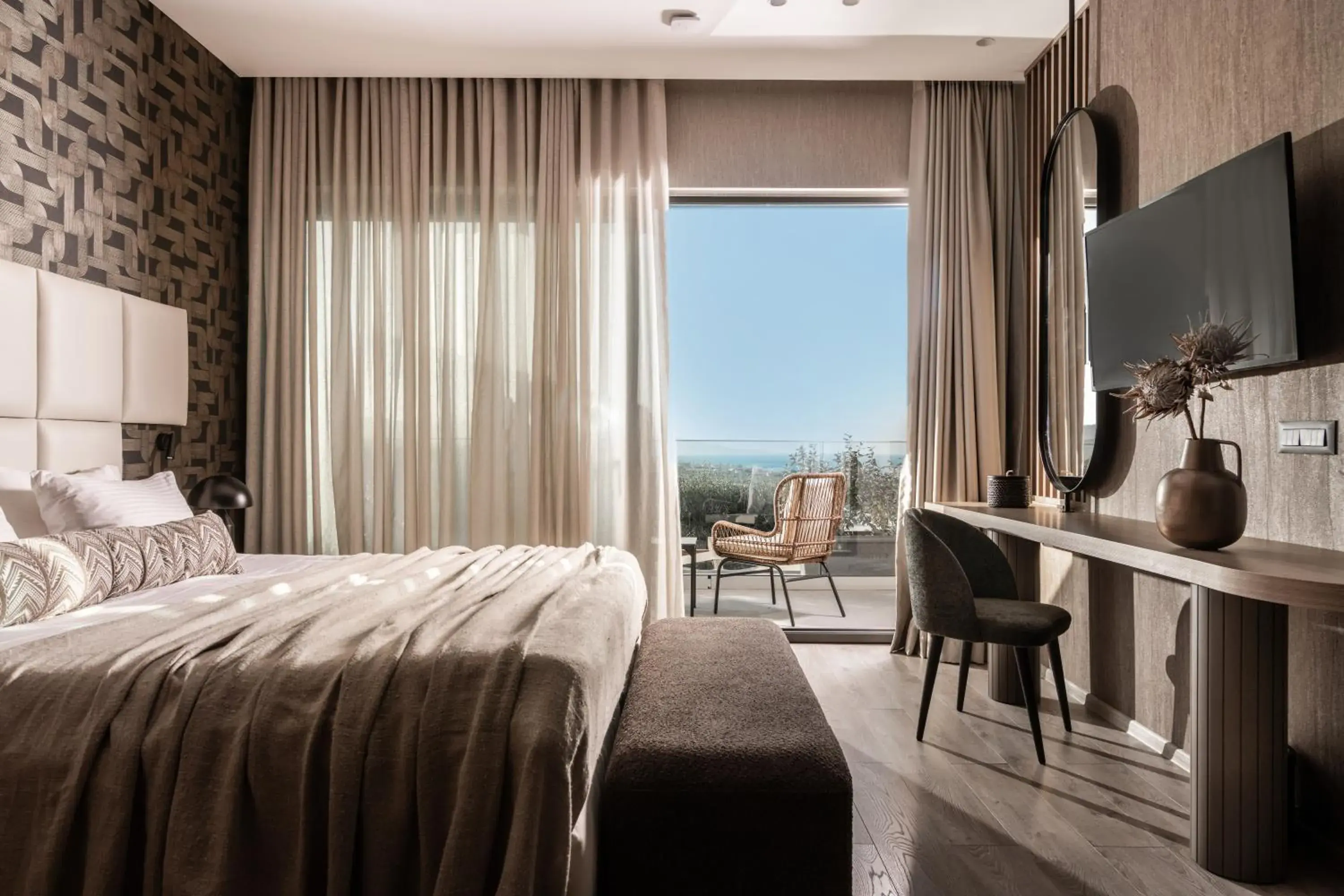 Bed in Elegance Luxury Executive Suites - Adults Only Bed in Elegance Luxury Executive Suites - Adults Only
