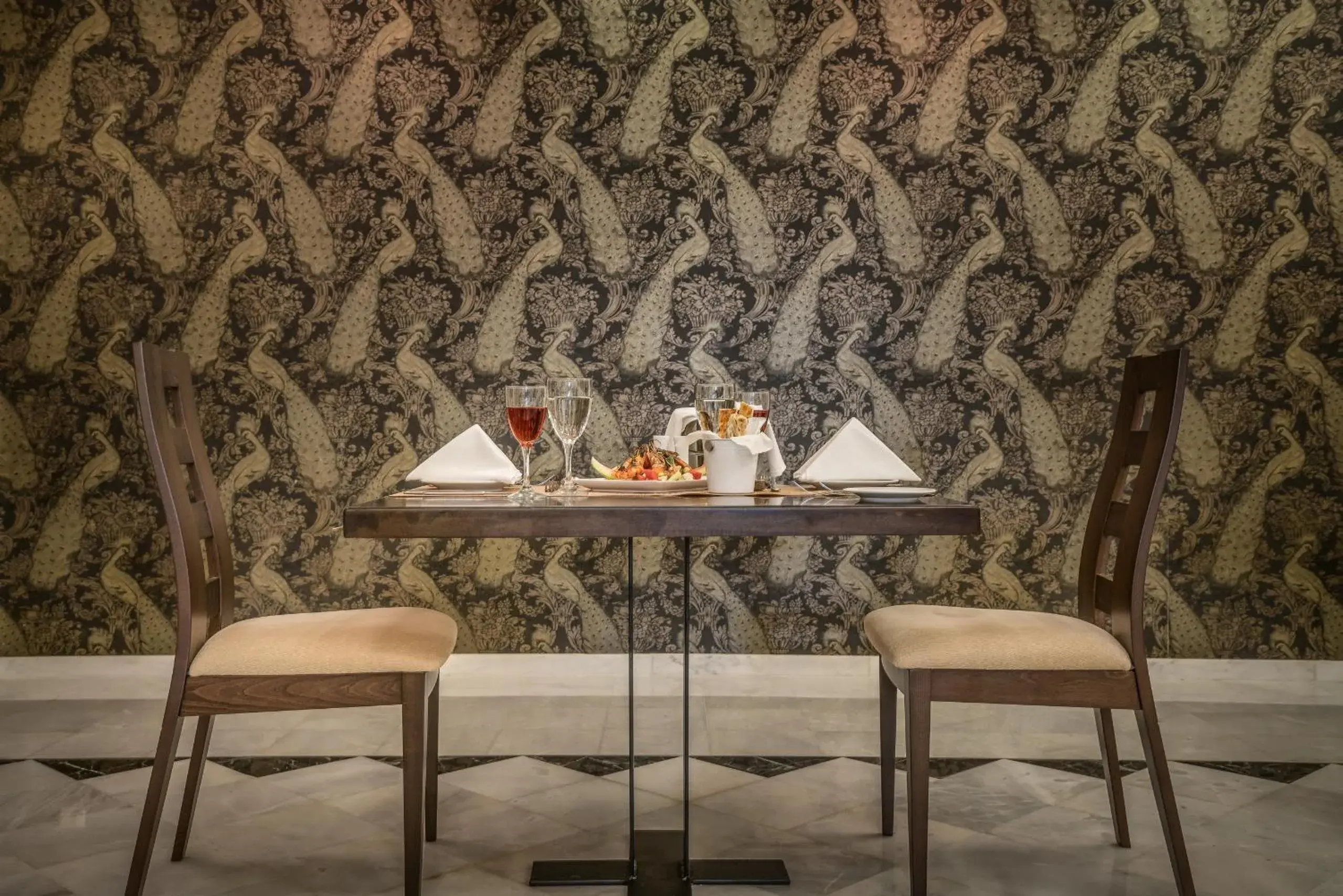 Restaurant/places to eat in Elegance Luxury Executive Suites - Adults Only Restaurant/places to eat in Elegance Luxury Executive Suites - Adults Only