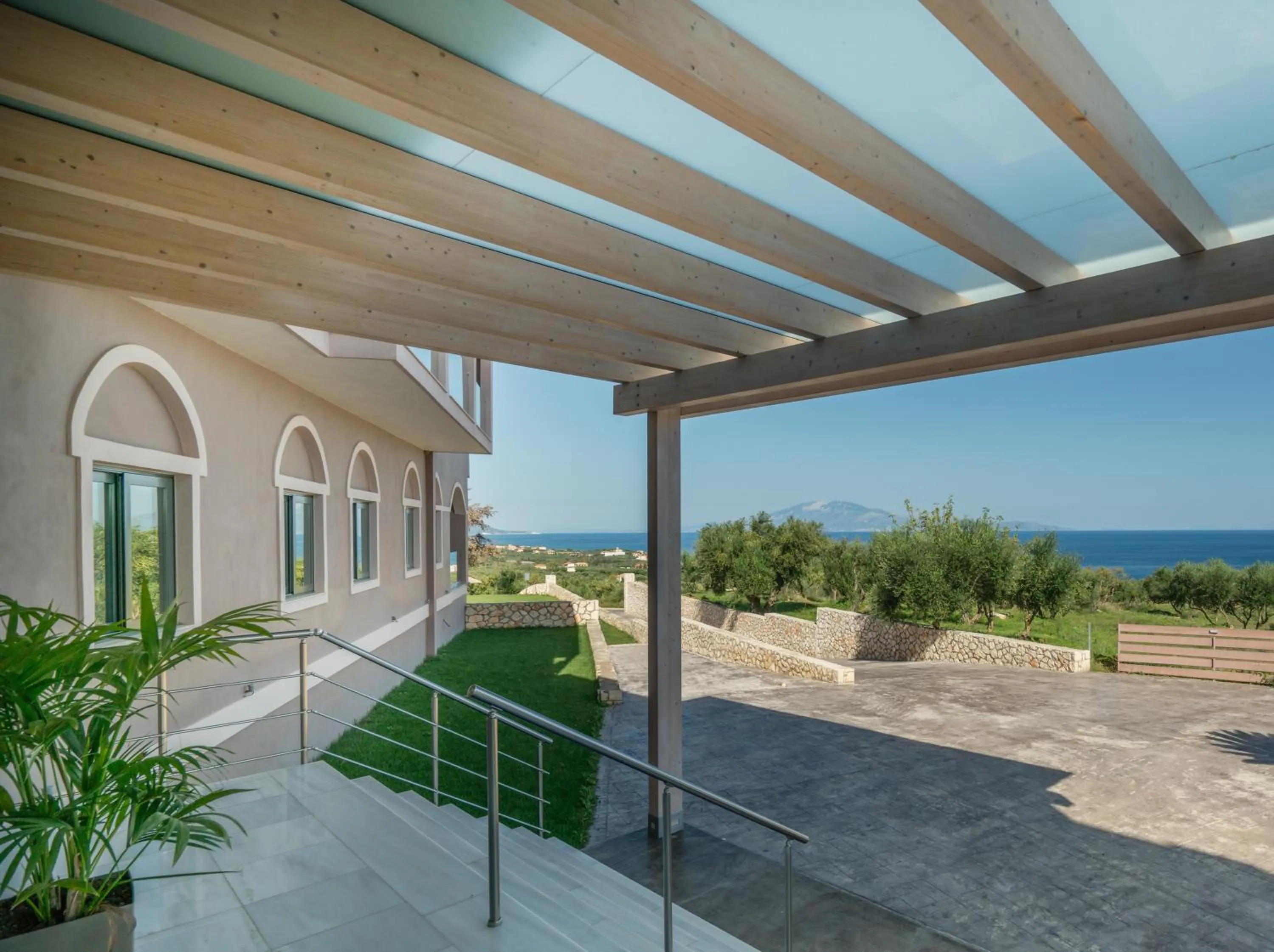 Garden in Elegance Luxury Executive Suites - Adults Only