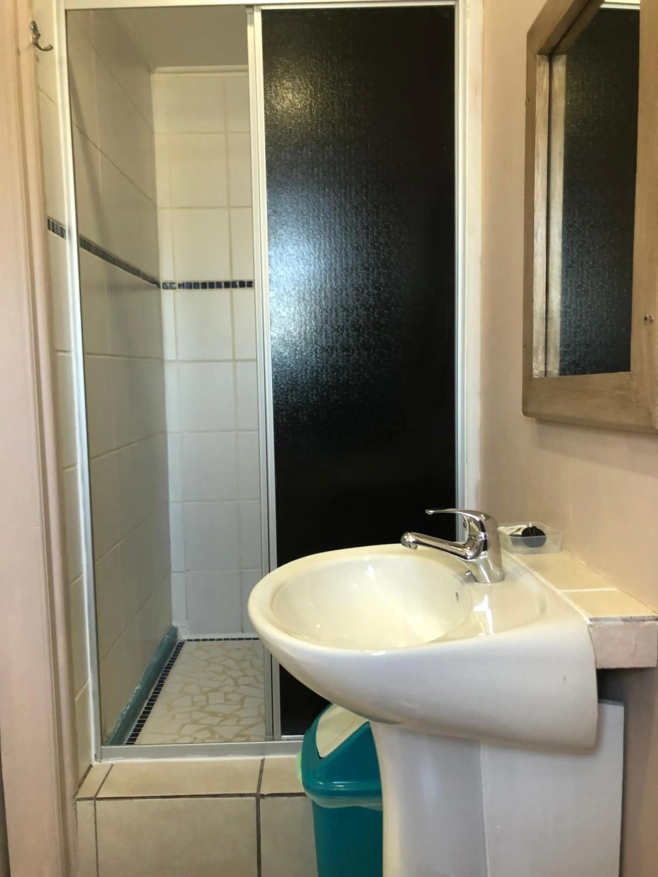 Shower in Fisherhaven Travellers Lodge