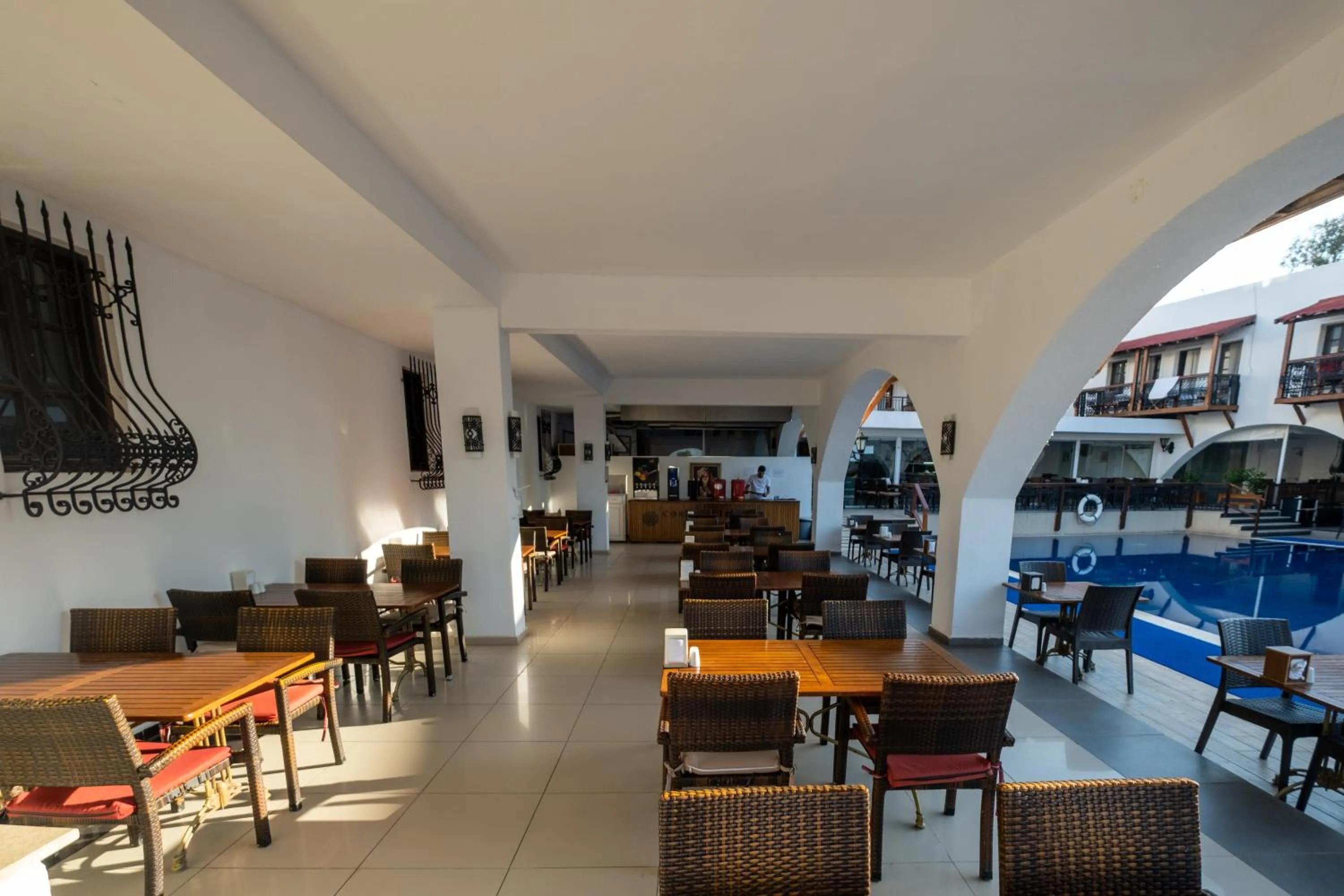 Restaurant/places to eat in Costa Bitezhan Beach Hotel