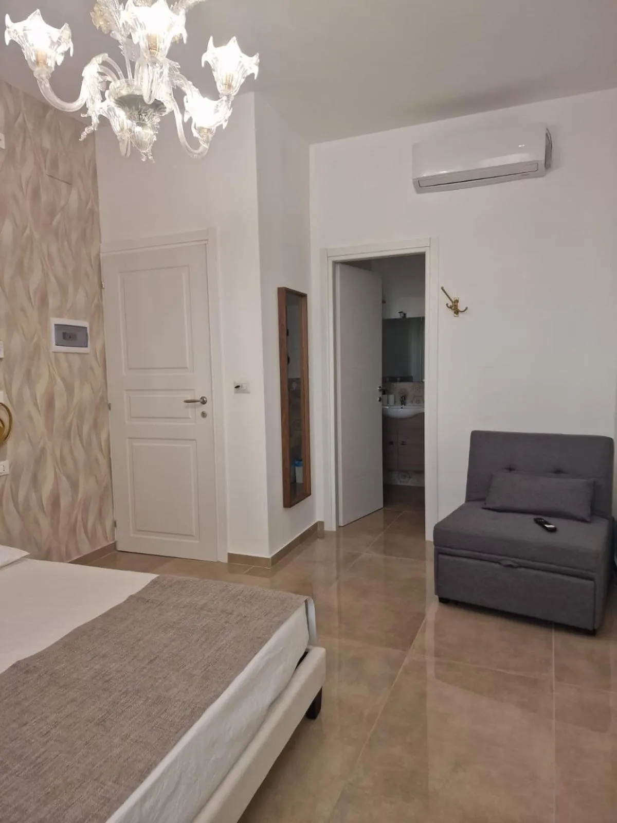 Bed in Antico Palazzo del Corso by Home Dardano