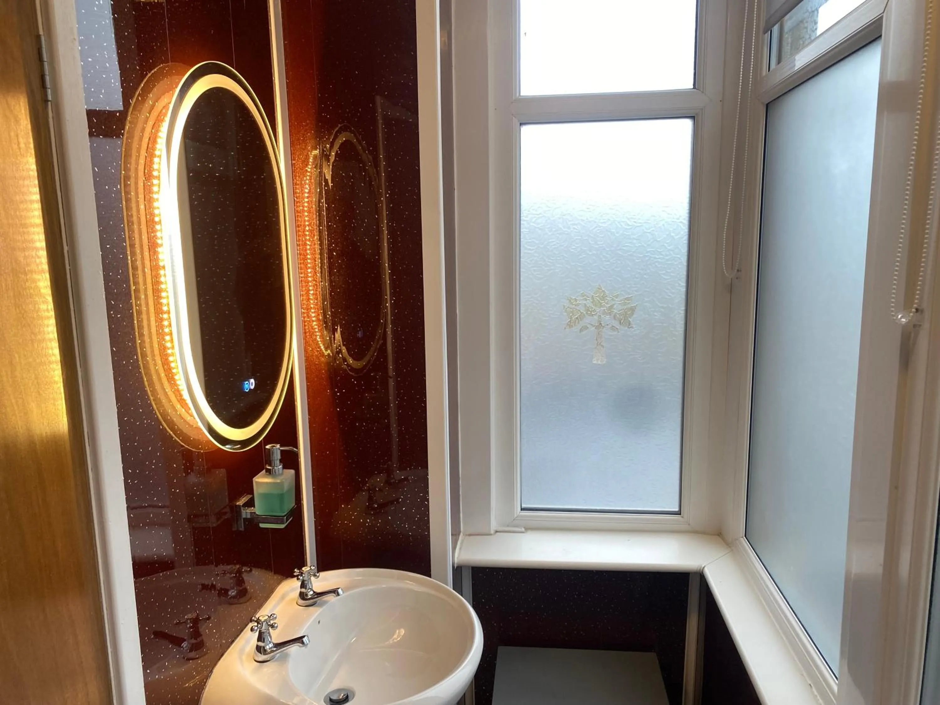 Bathroom in The Fossil Tree Hotel