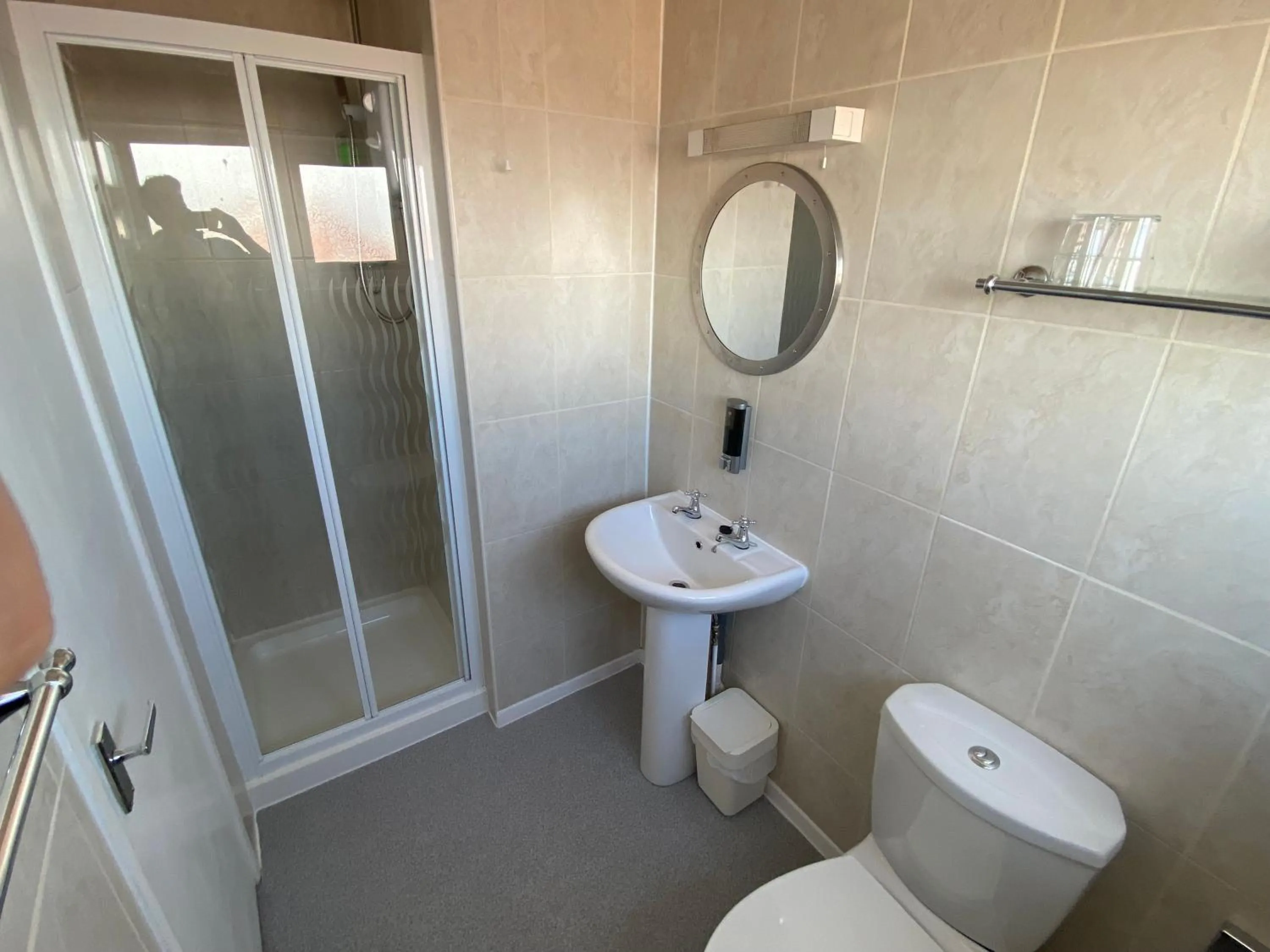 Bathroom in The Fossil Tree Hotel