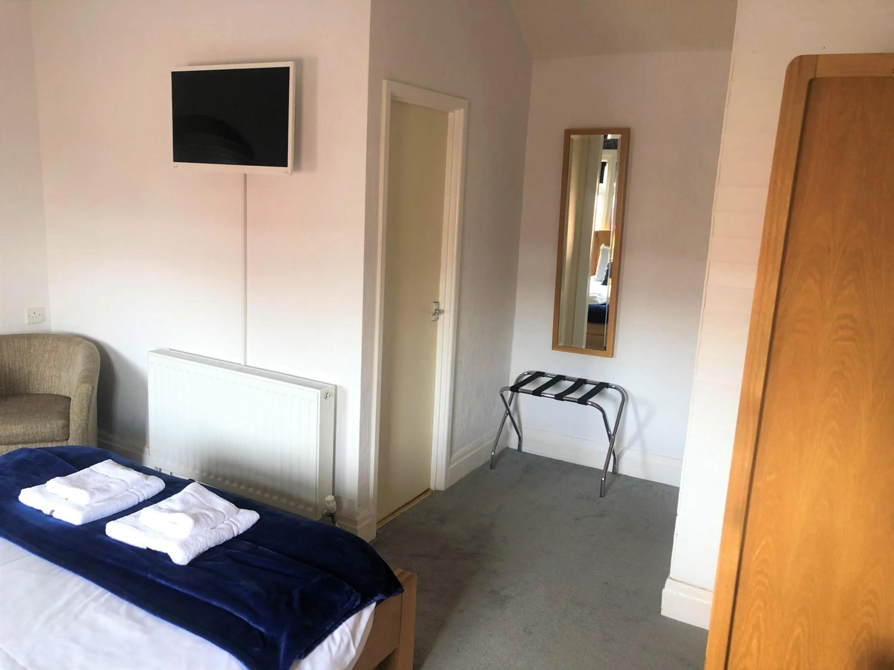 TV and multimedia, Bed in The Fossil Tree Hotel