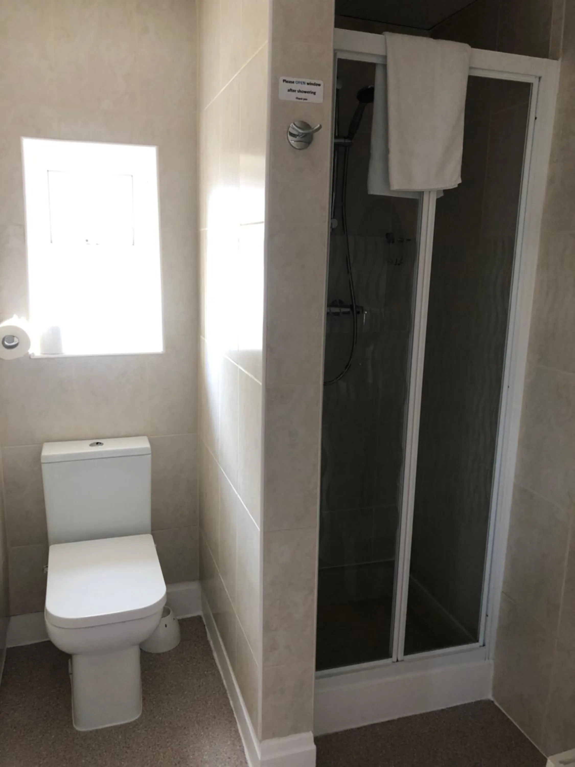 Bathroom in The Fossil Tree Hotel