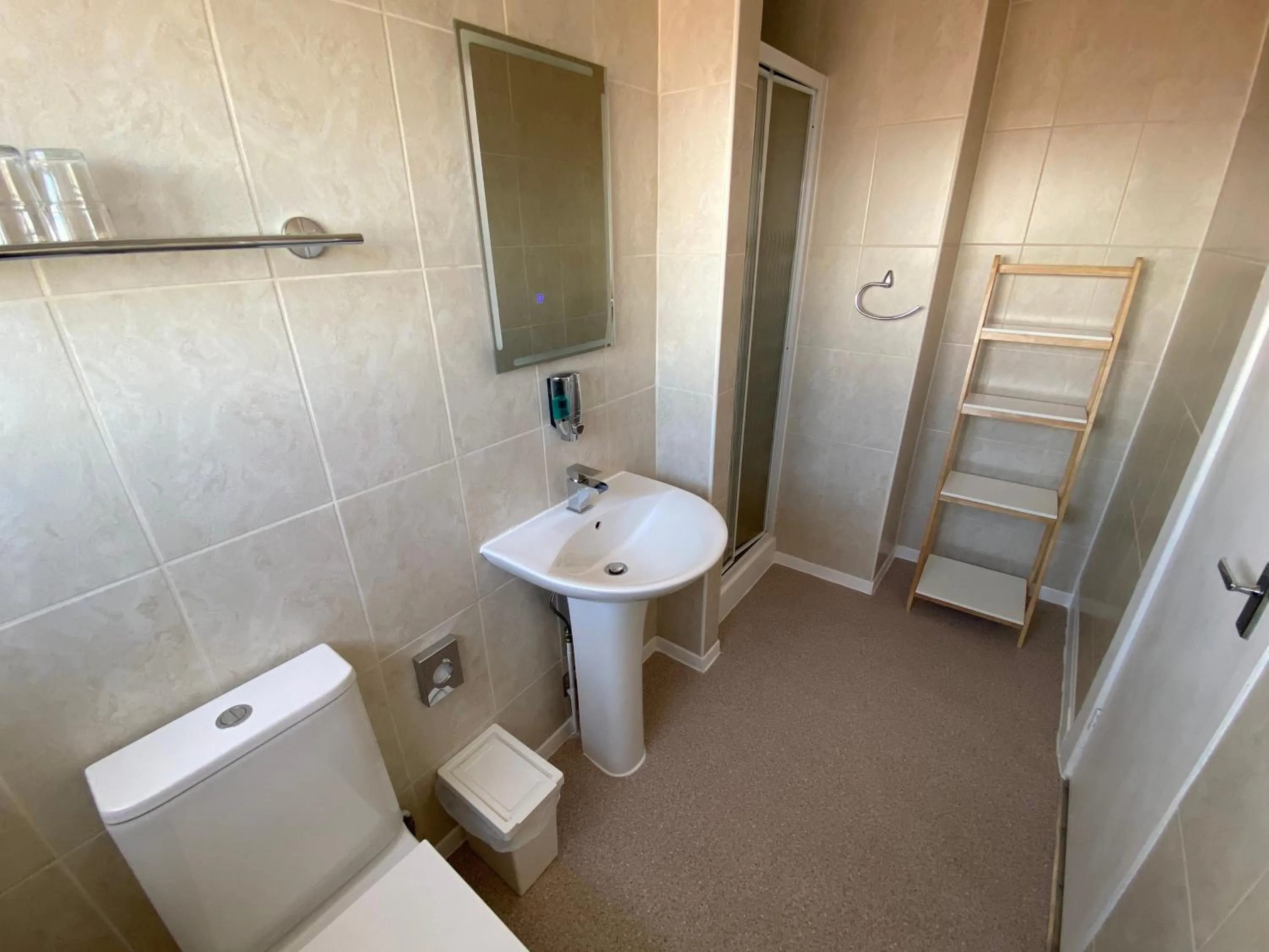 Bathroom in The Fossil Tree Hotel