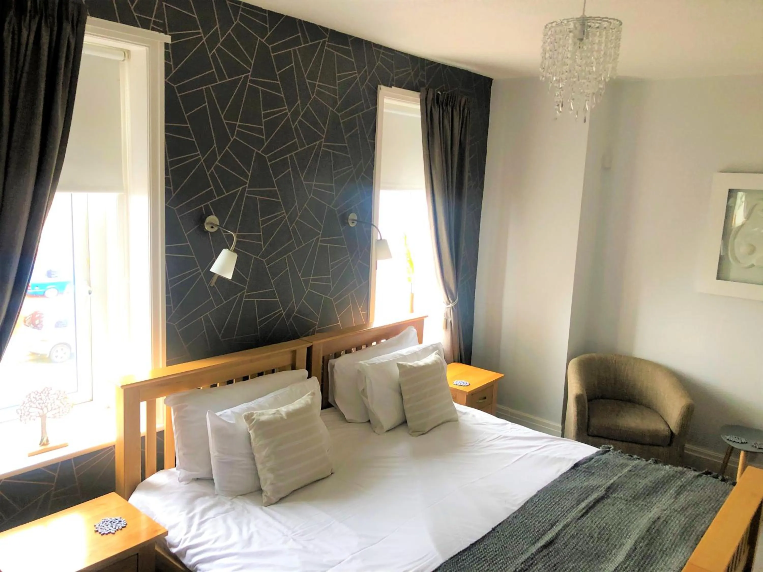 Photo of the whole room, Bed in The Fossil Tree Hotel