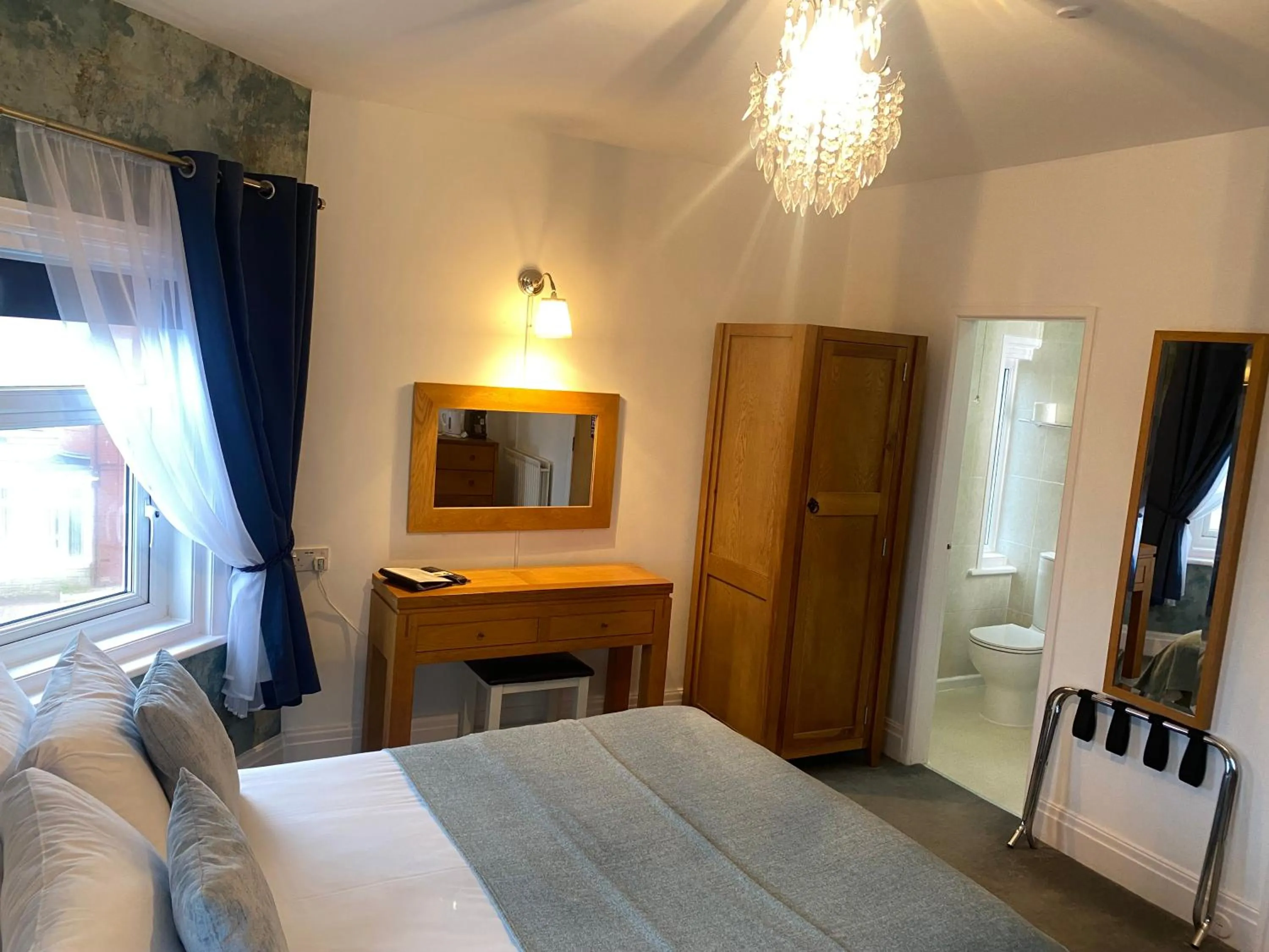 Bedroom, Bed in The Fossil Tree Hotel