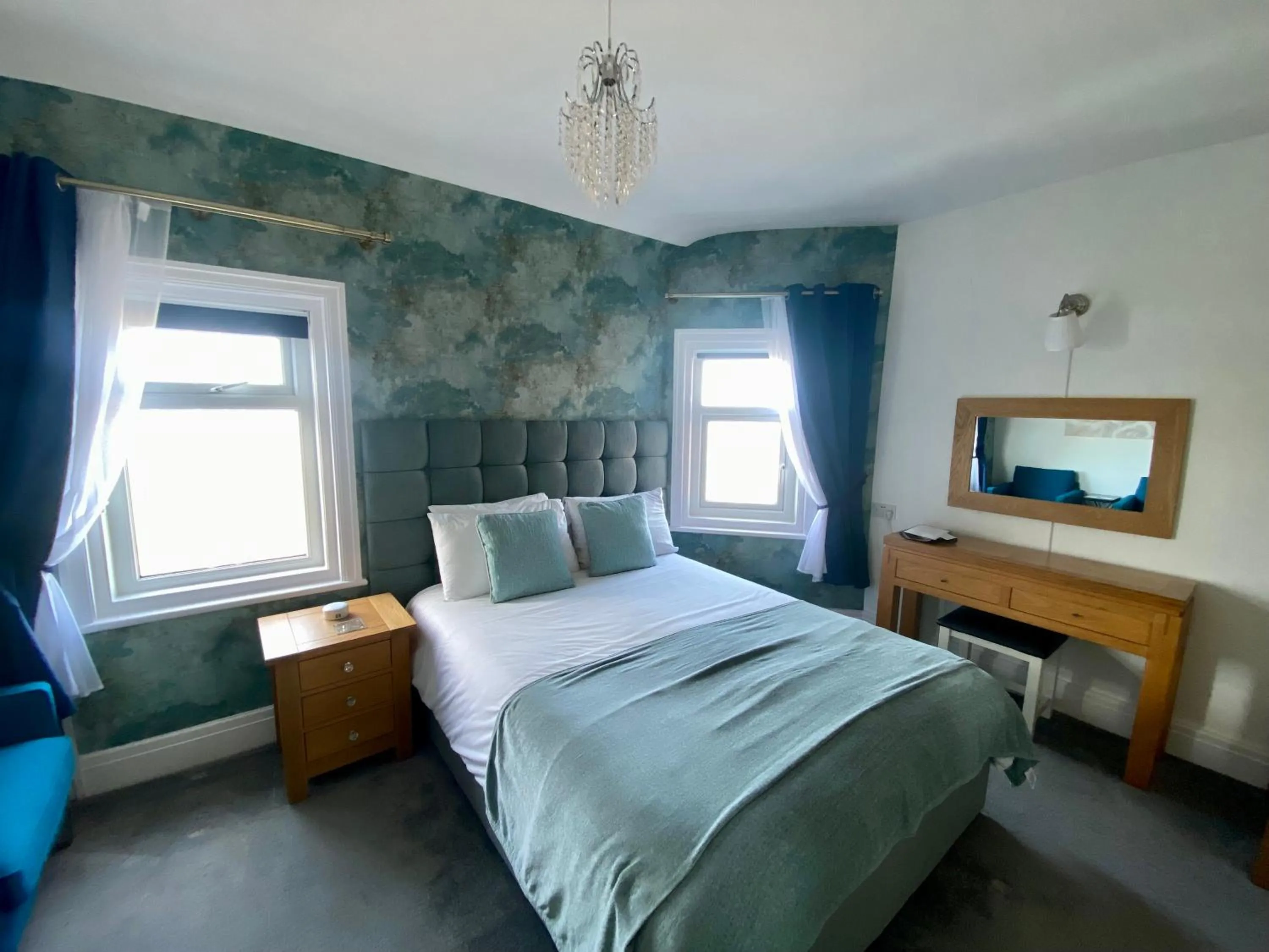 Bedroom, Bed in The Fossil Tree Hotel