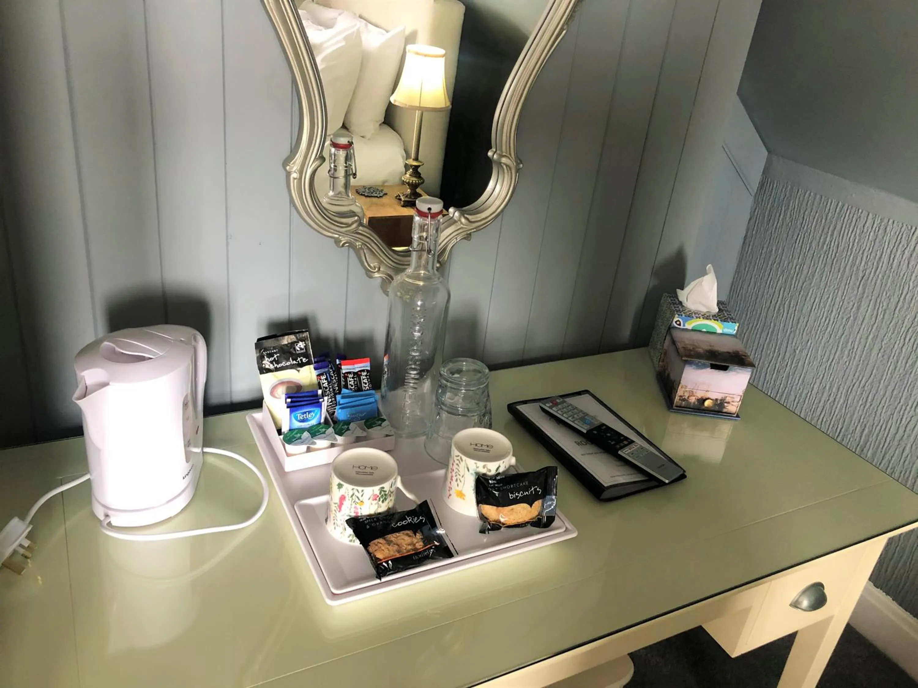 Coffee/tea facilities in The Fossil Tree Hotel