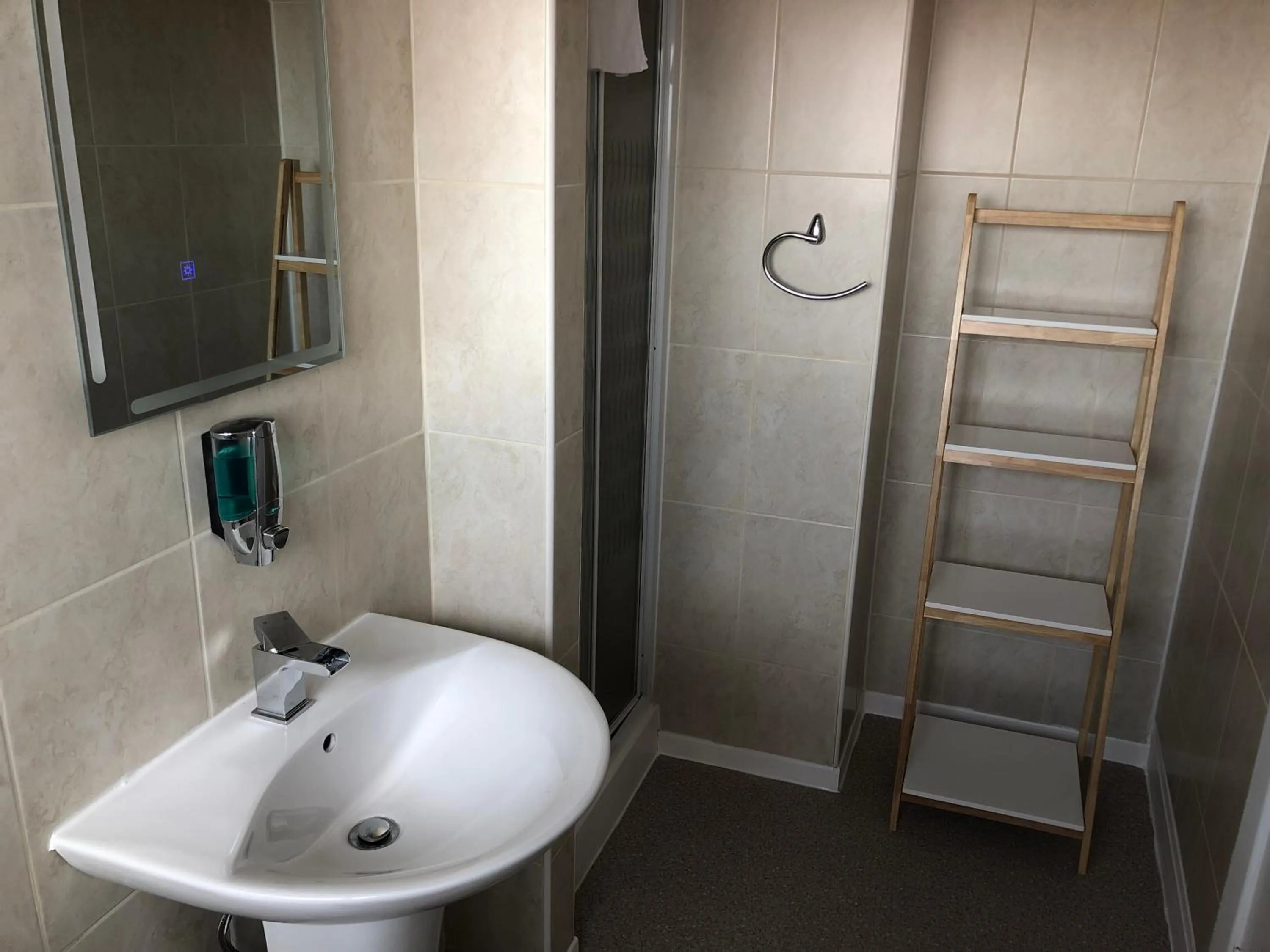 Bathroom in The Fossil Tree Hotel