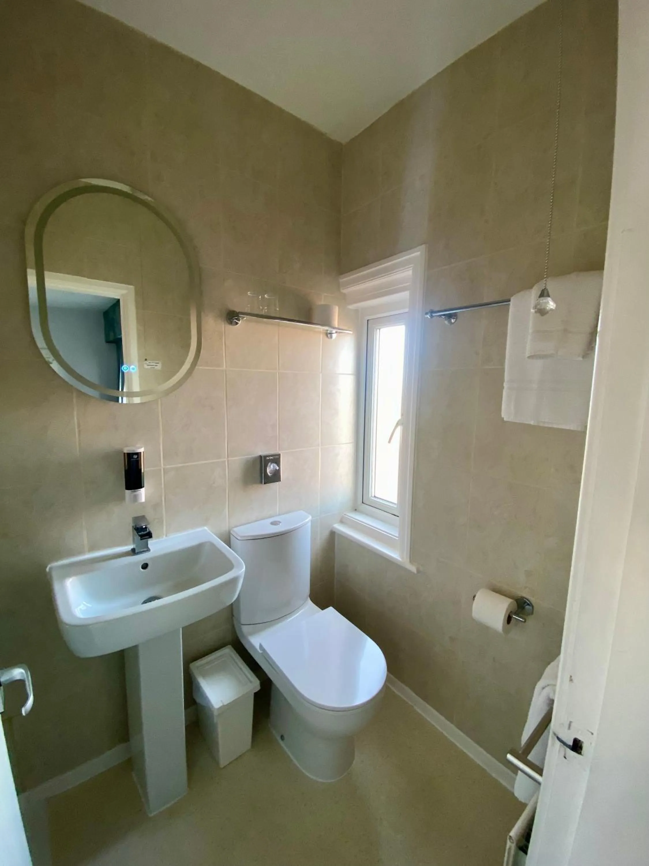 Bathroom in The Fossil Tree Hotel