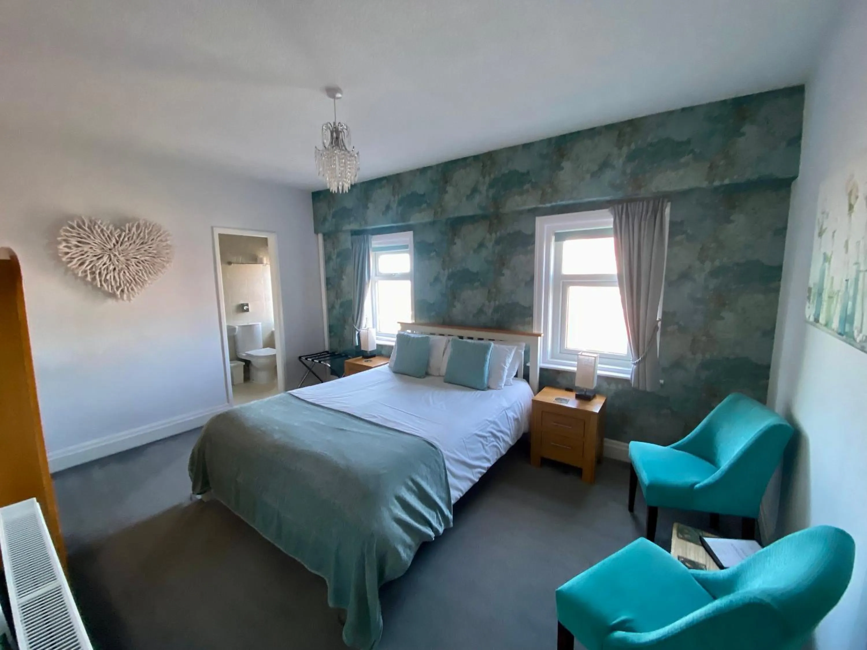 Bedroom, Bed in The Fossil Tree Hotel