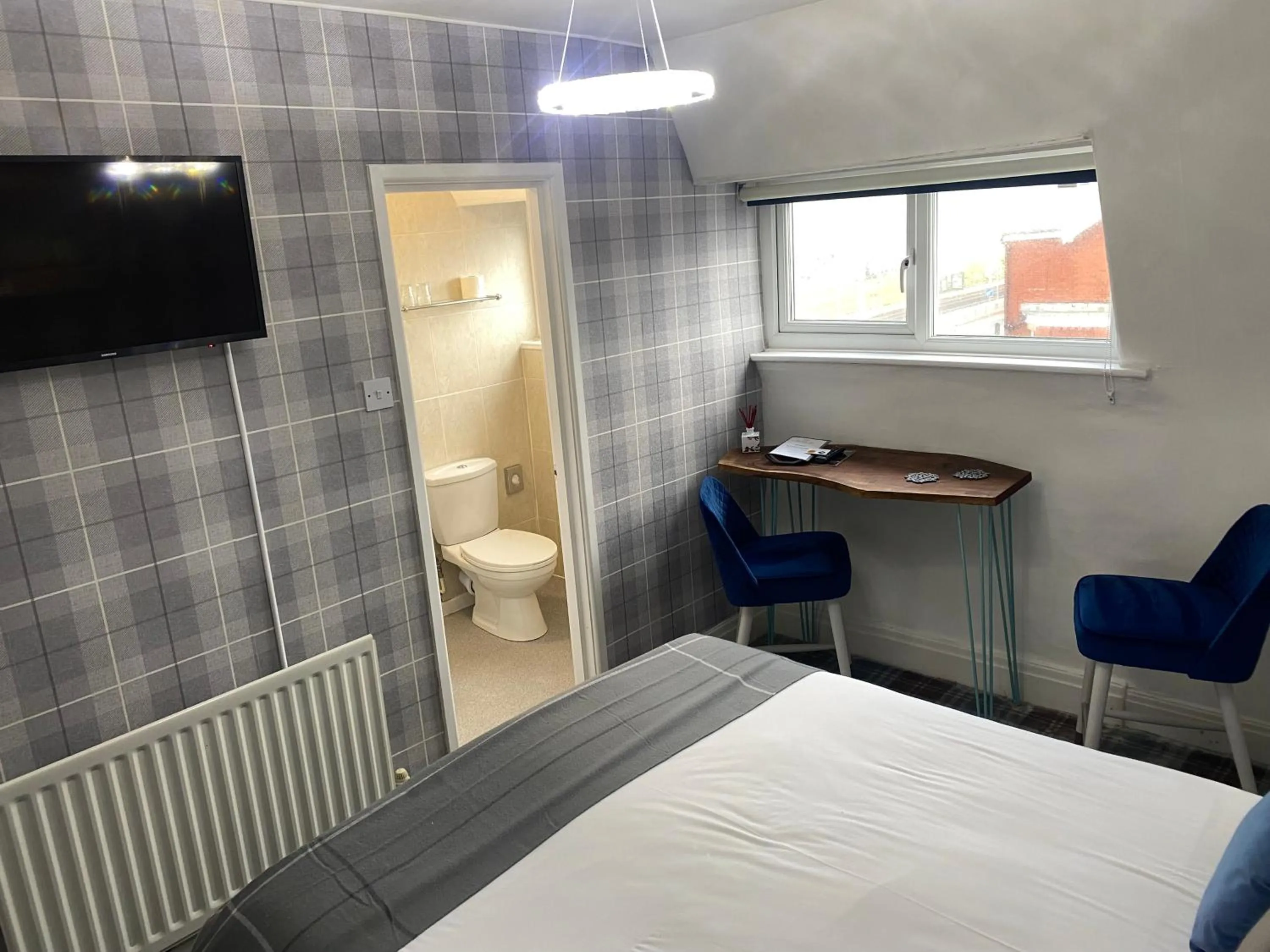 Bedroom, Bed in The Fossil Tree Hotel