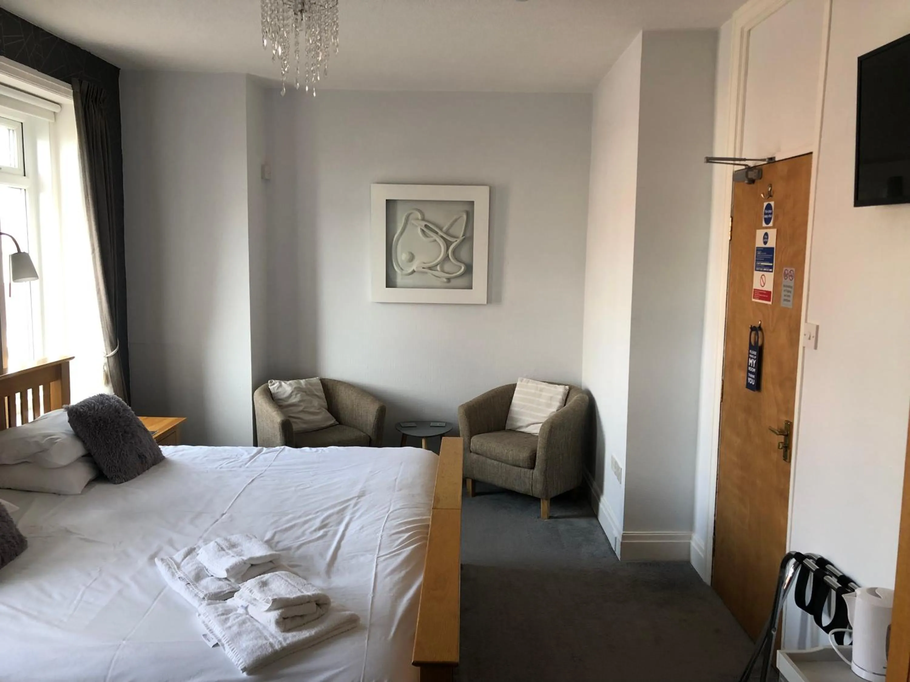 Photo of the whole room, Bed in The Fossil Tree Hotel