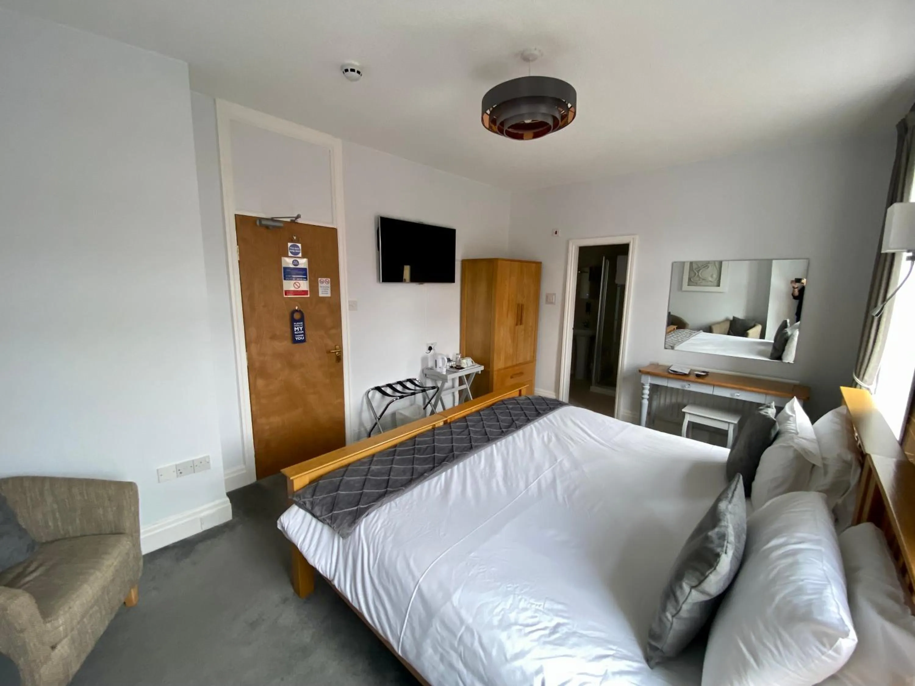 Bedroom, Bed in The Fossil Tree Hotel