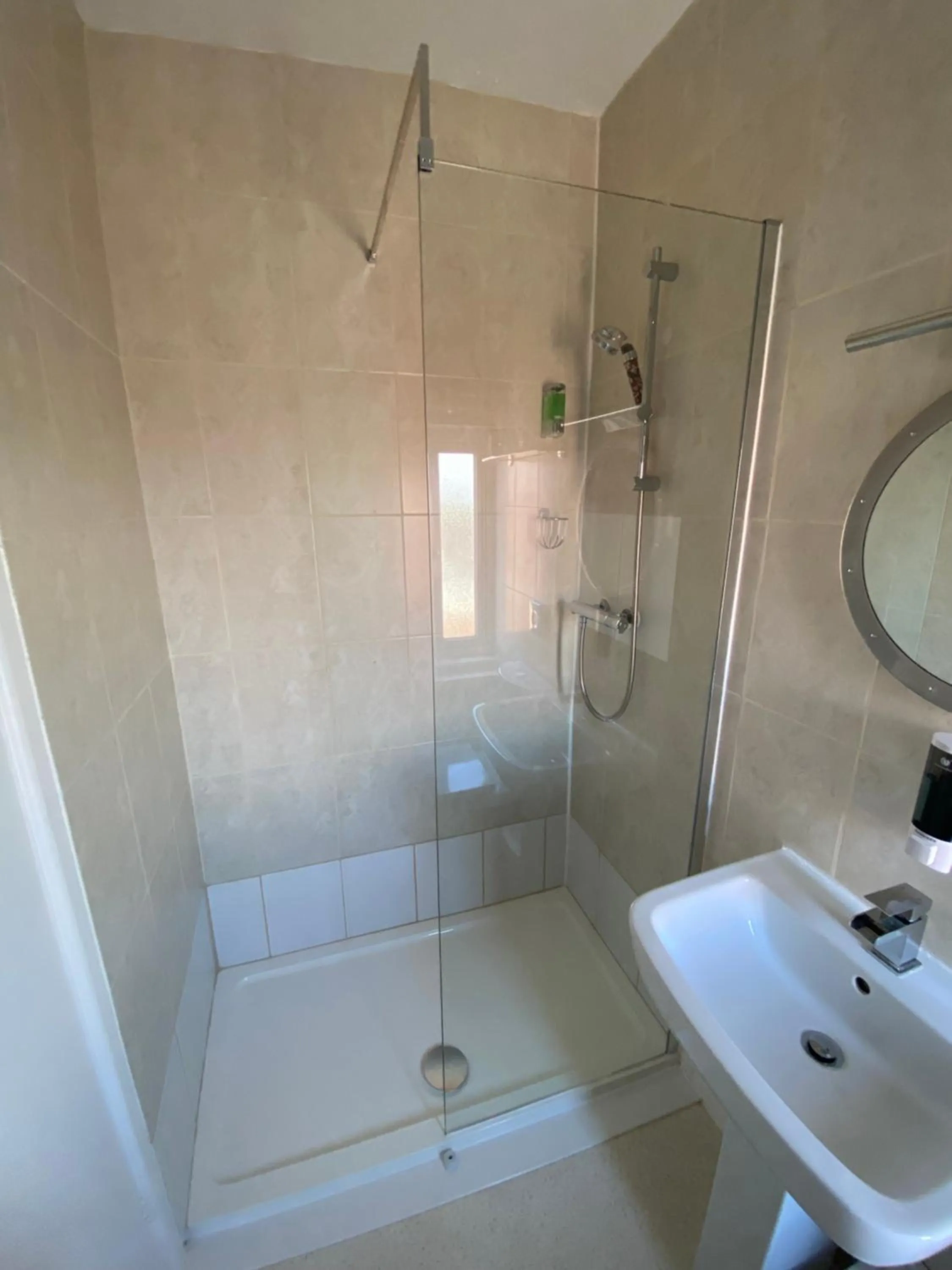 Bathroom in The Fossil Tree Hotel