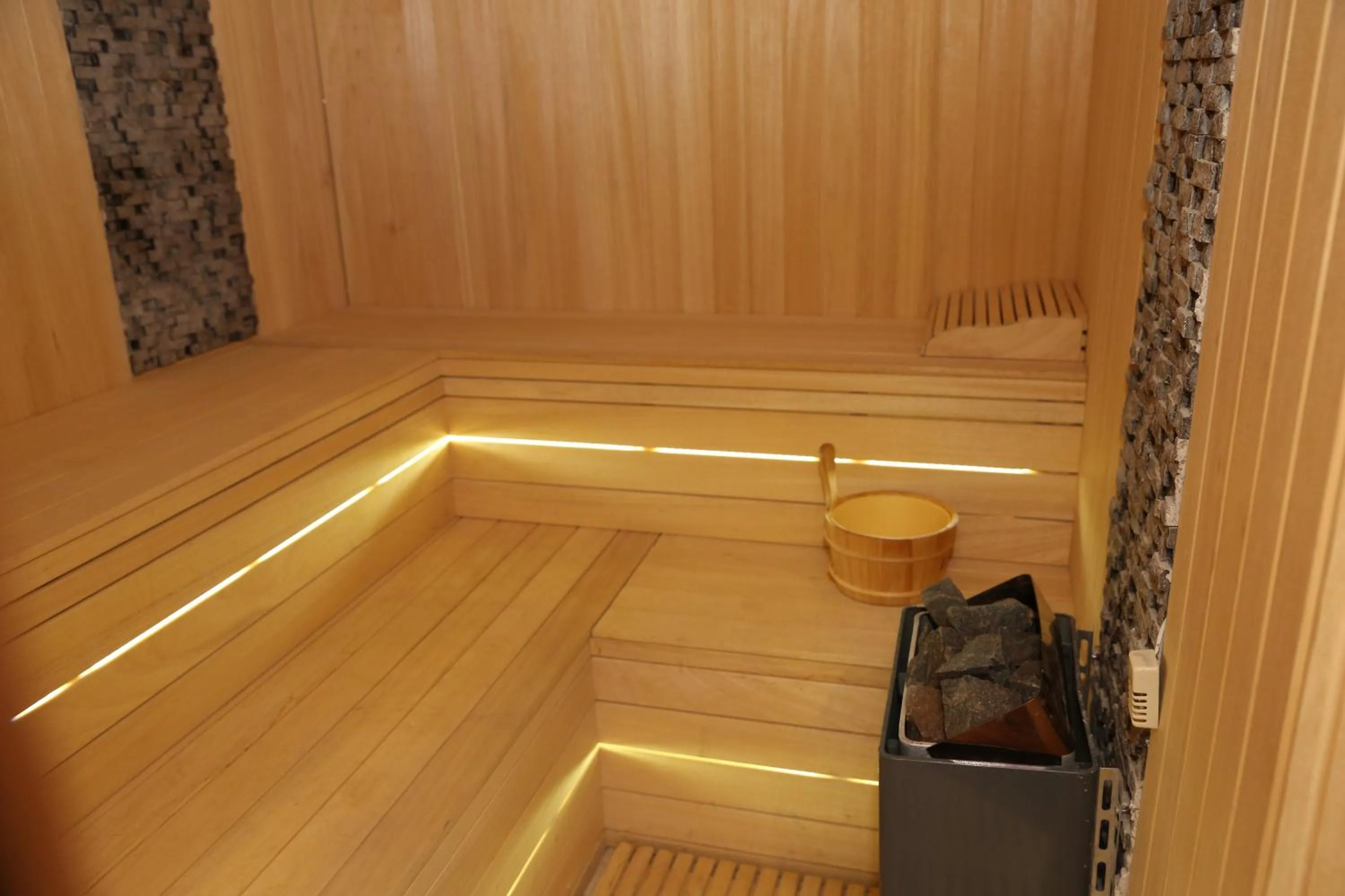 Hot Tub in Luxe Lankaran Hotel
