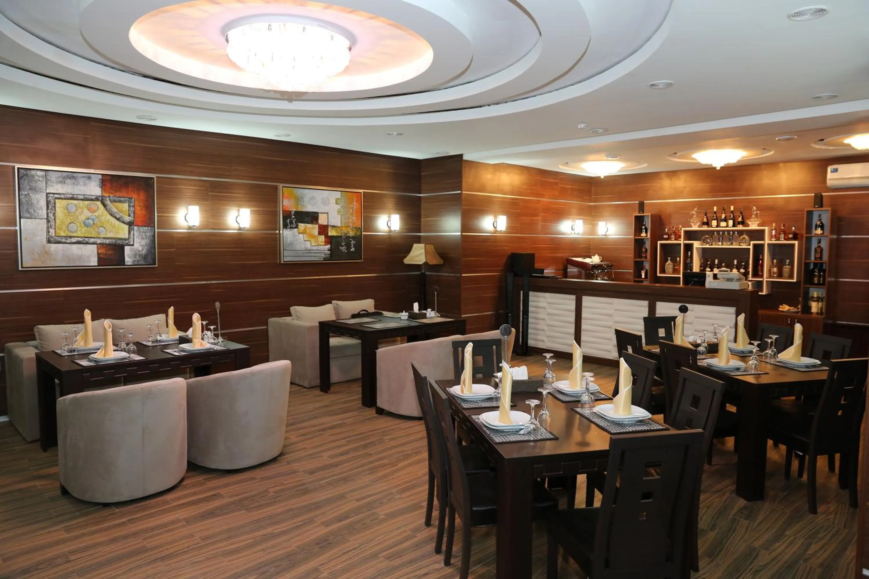Restaurant/places to eat in Luxe Lankaran Hotel