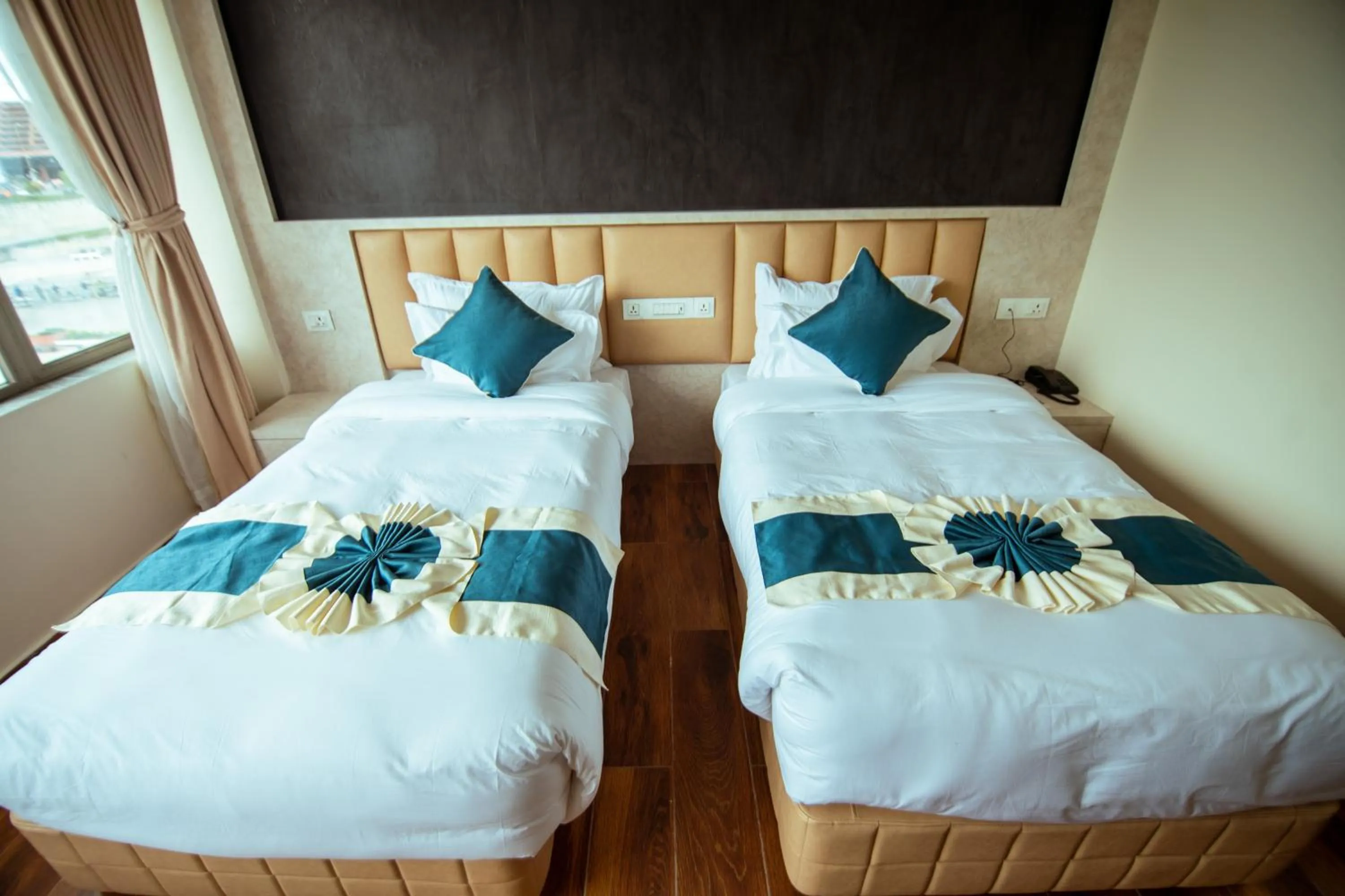 Bedroom, Bed in Hotel Black Diamond - Inside Airport