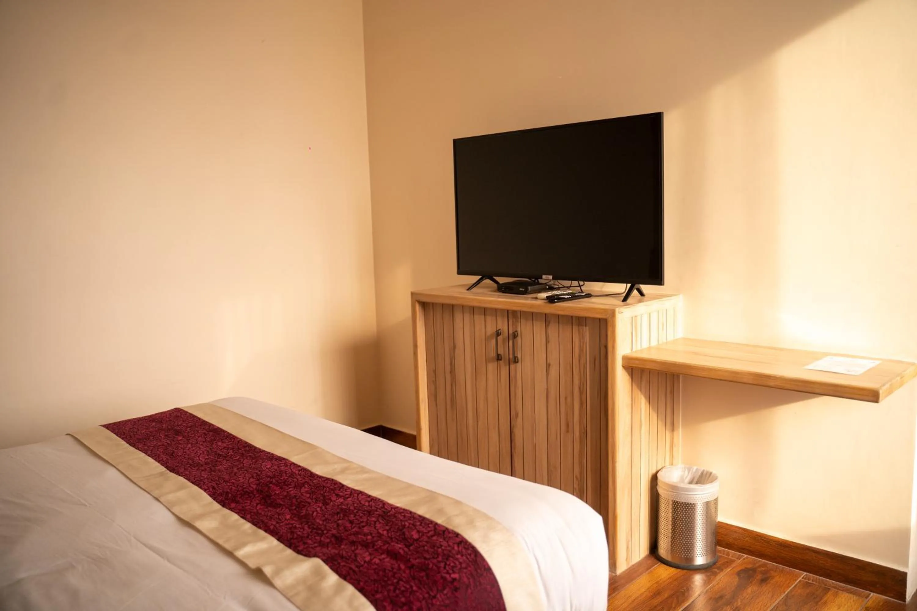 Bedroom, Bed in Hotel Black Diamond - Inside Airport