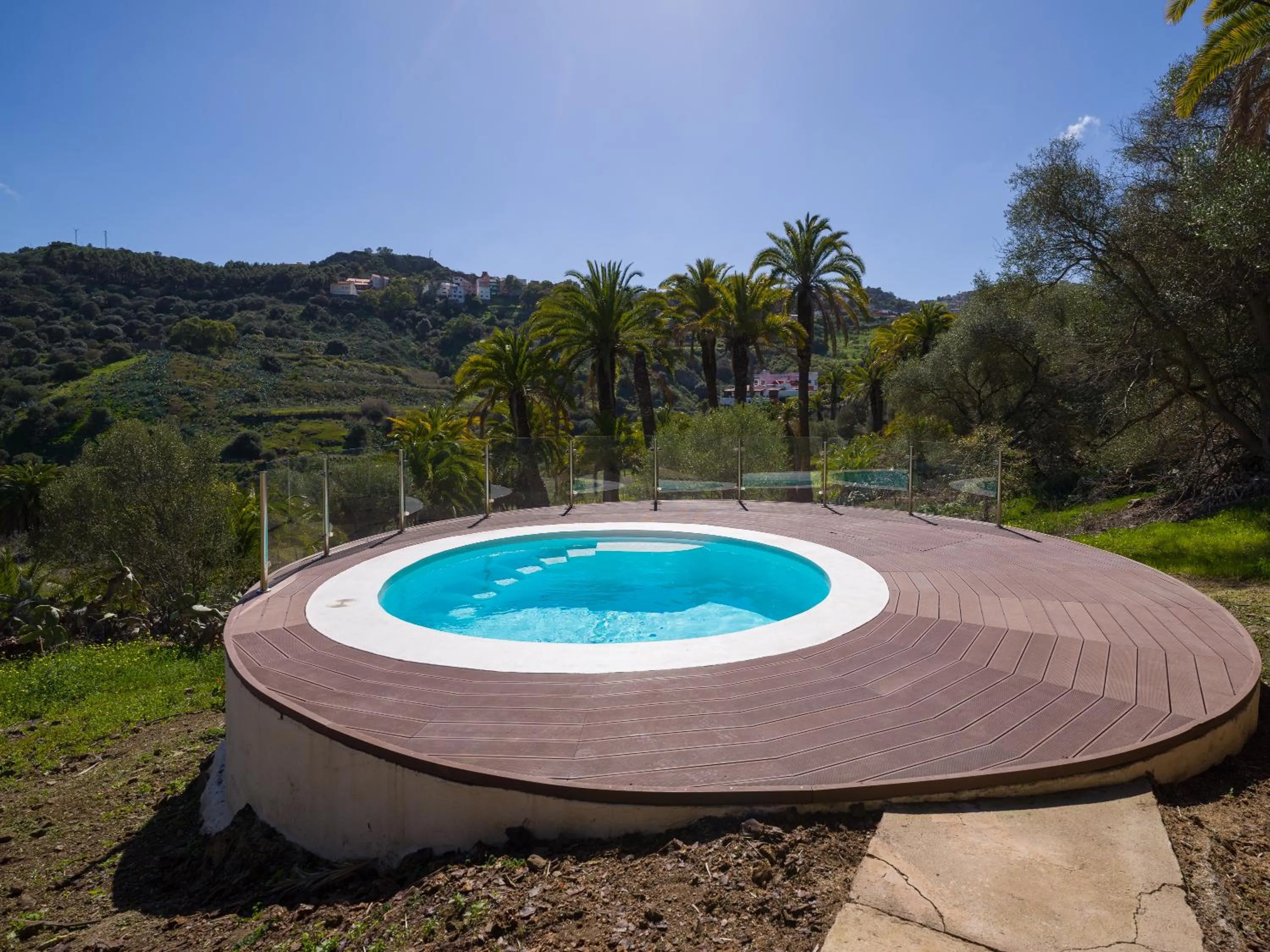 Swimming pool in Agroturismo Suites Hacienda los Olivos