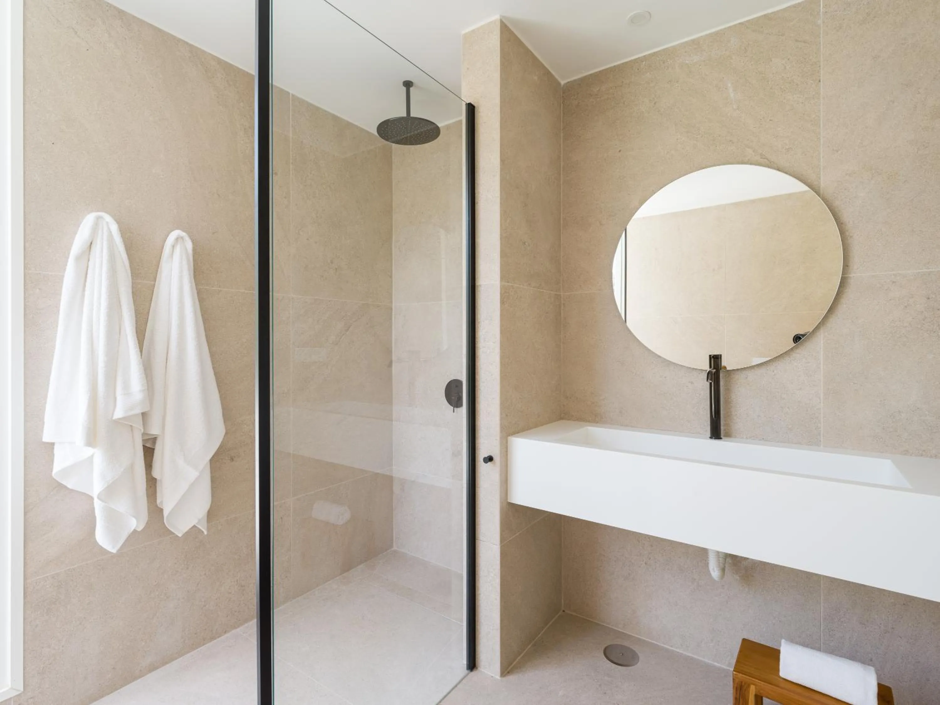 Shower in Agroturismo Suites Hacienda los Olivos