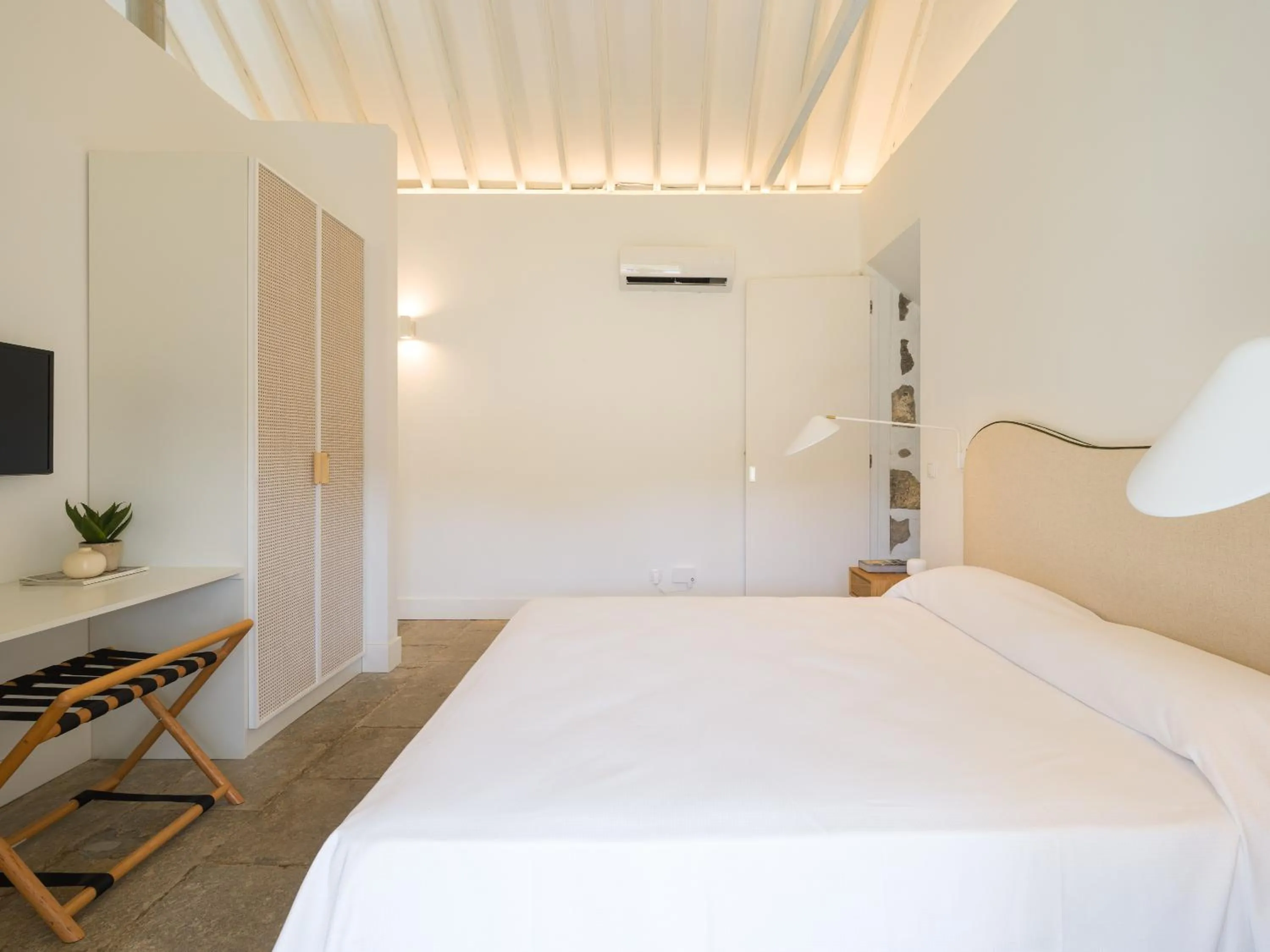 Photo of the whole room, Bed in Agroturismo Suites Hacienda los Olivos