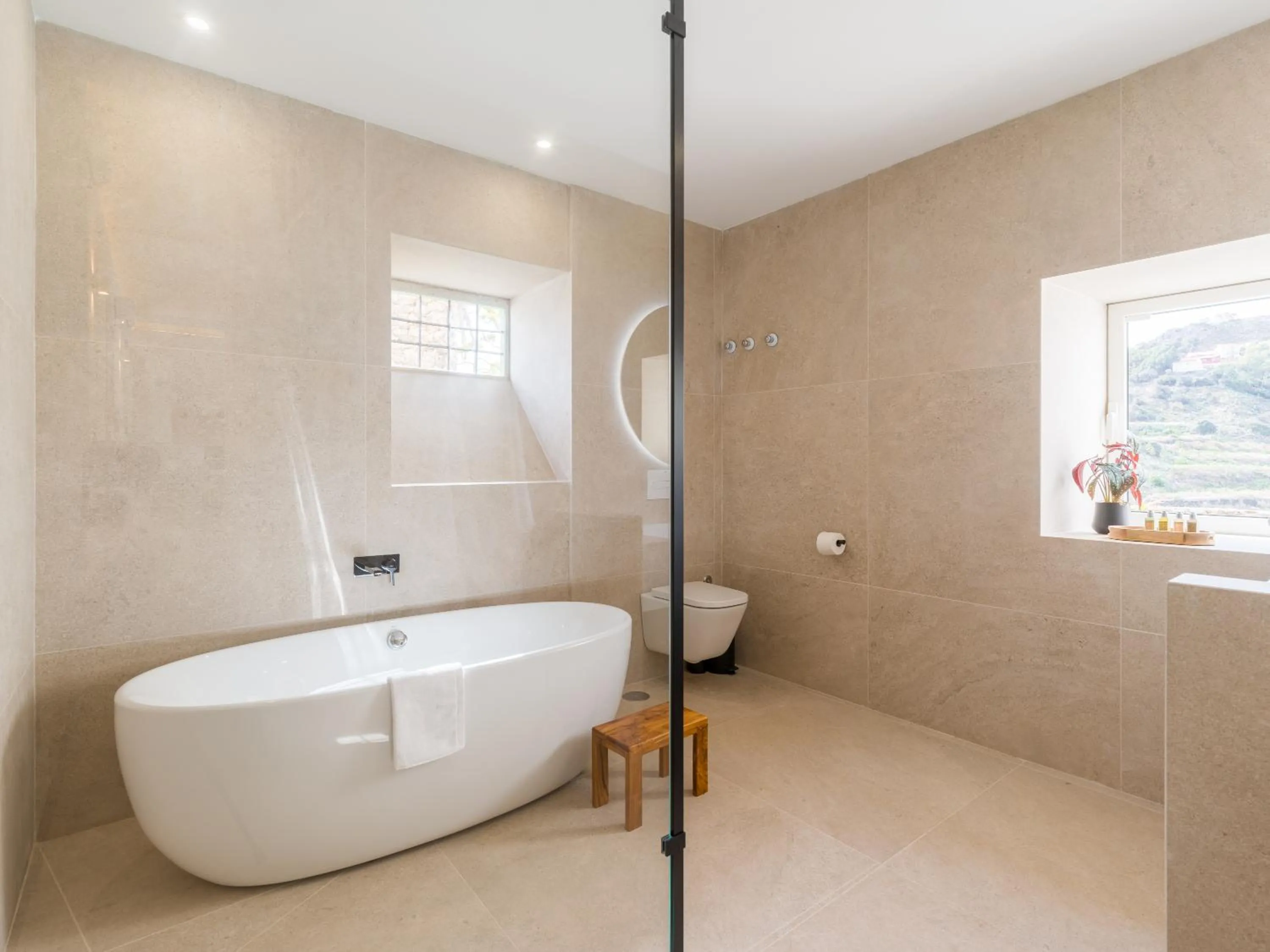 Shower in Agroturismo Suites Hacienda los Olivos