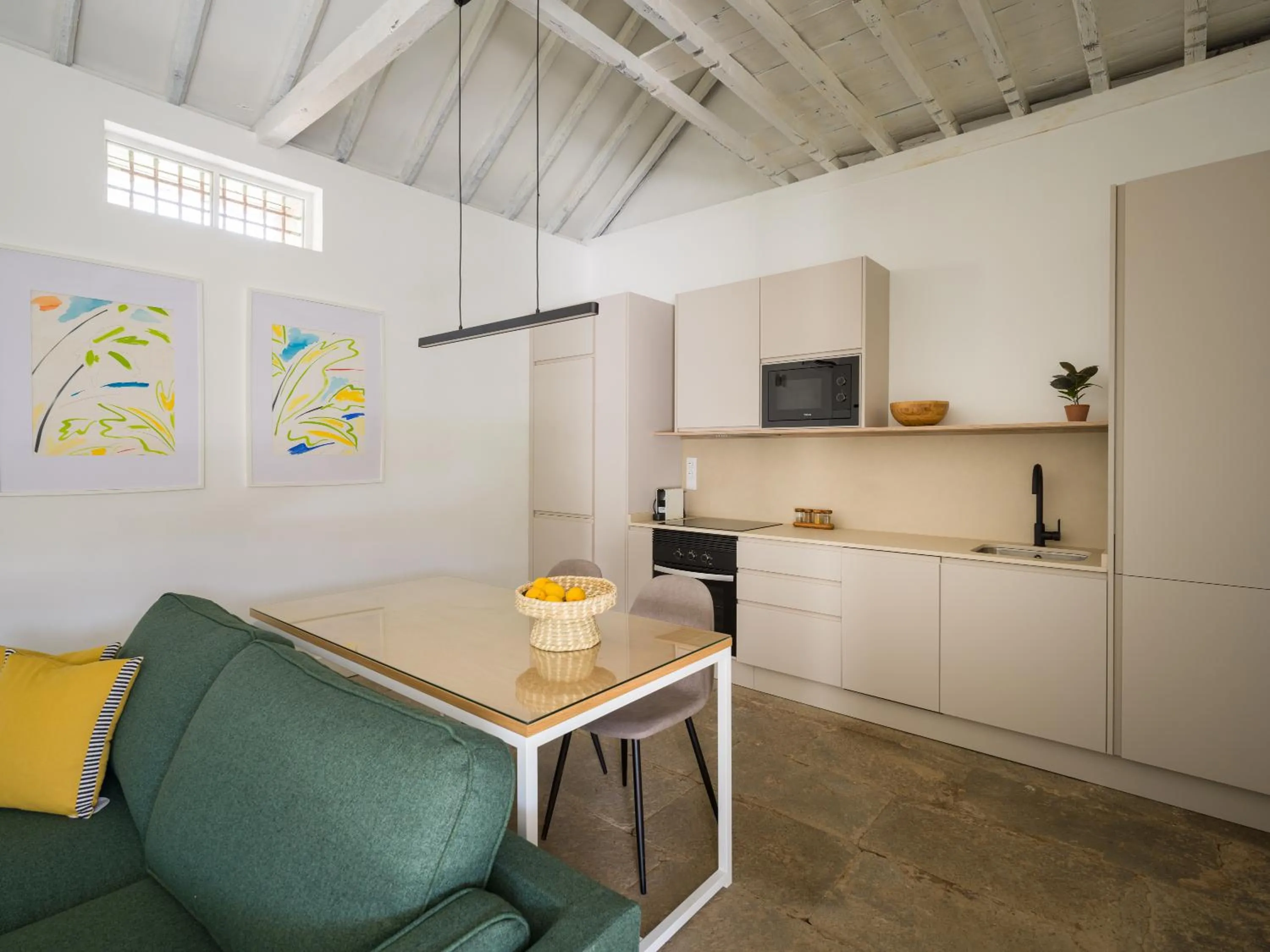 Kitchen or kitchenette in Agroturismo Suites Hacienda los Olivos