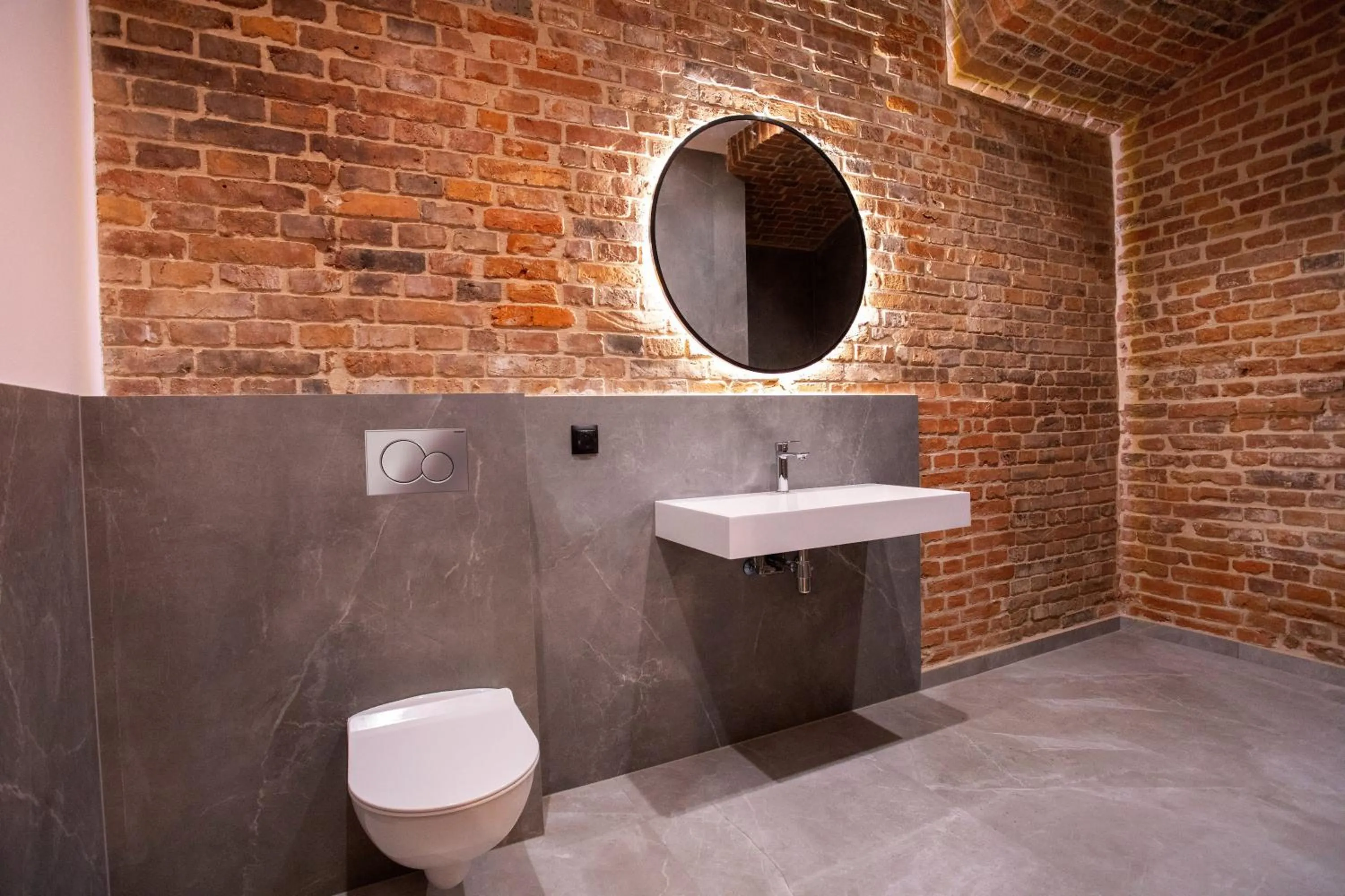 Shower in HOTEL TEATR