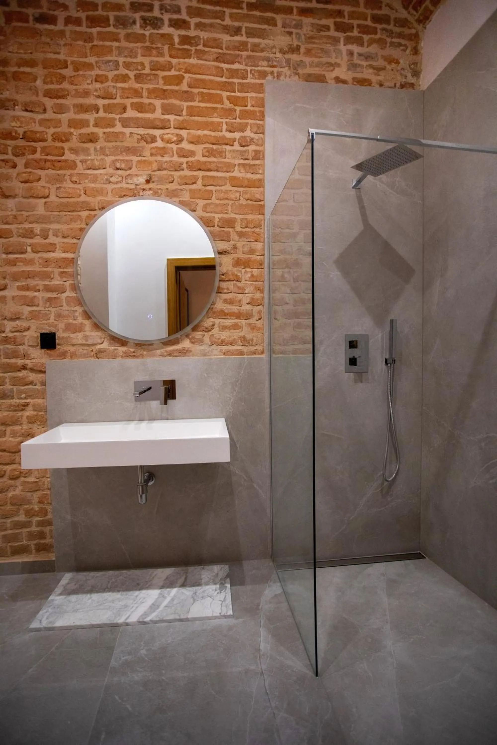 Shower in HOTEL TEATR