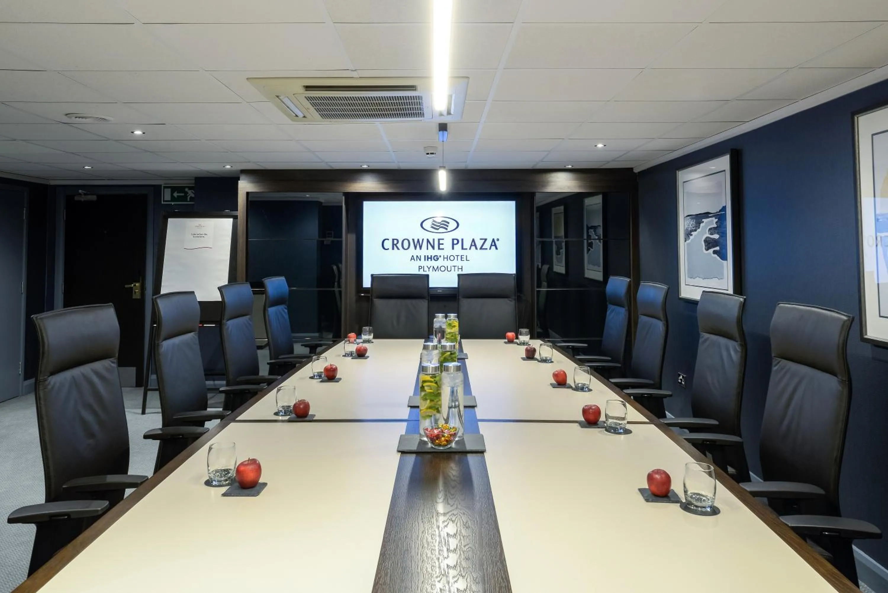Meeting/conference room in Crowne Plaza Plymouth by IHG