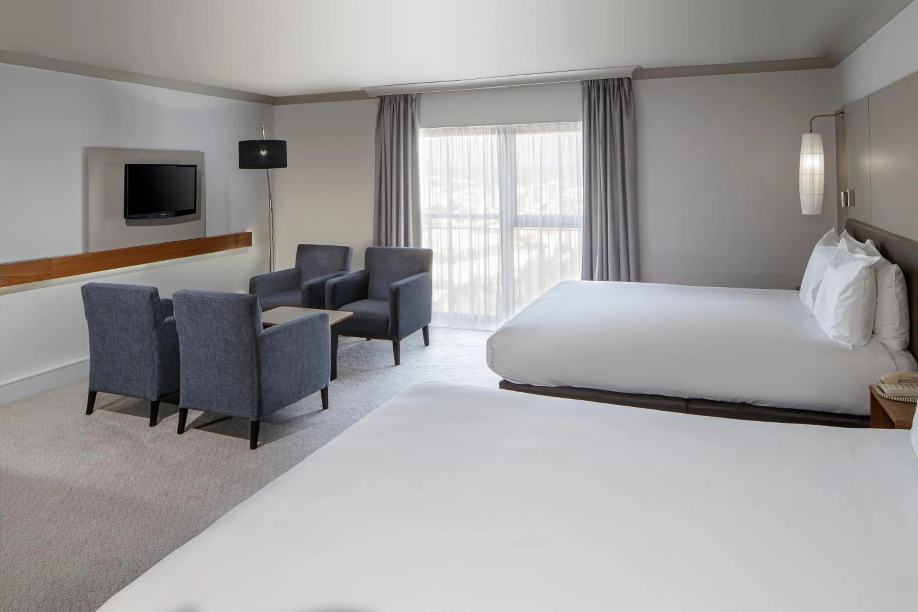 Bedroom, Bed in Crowne Plaza Plymouth by IHG