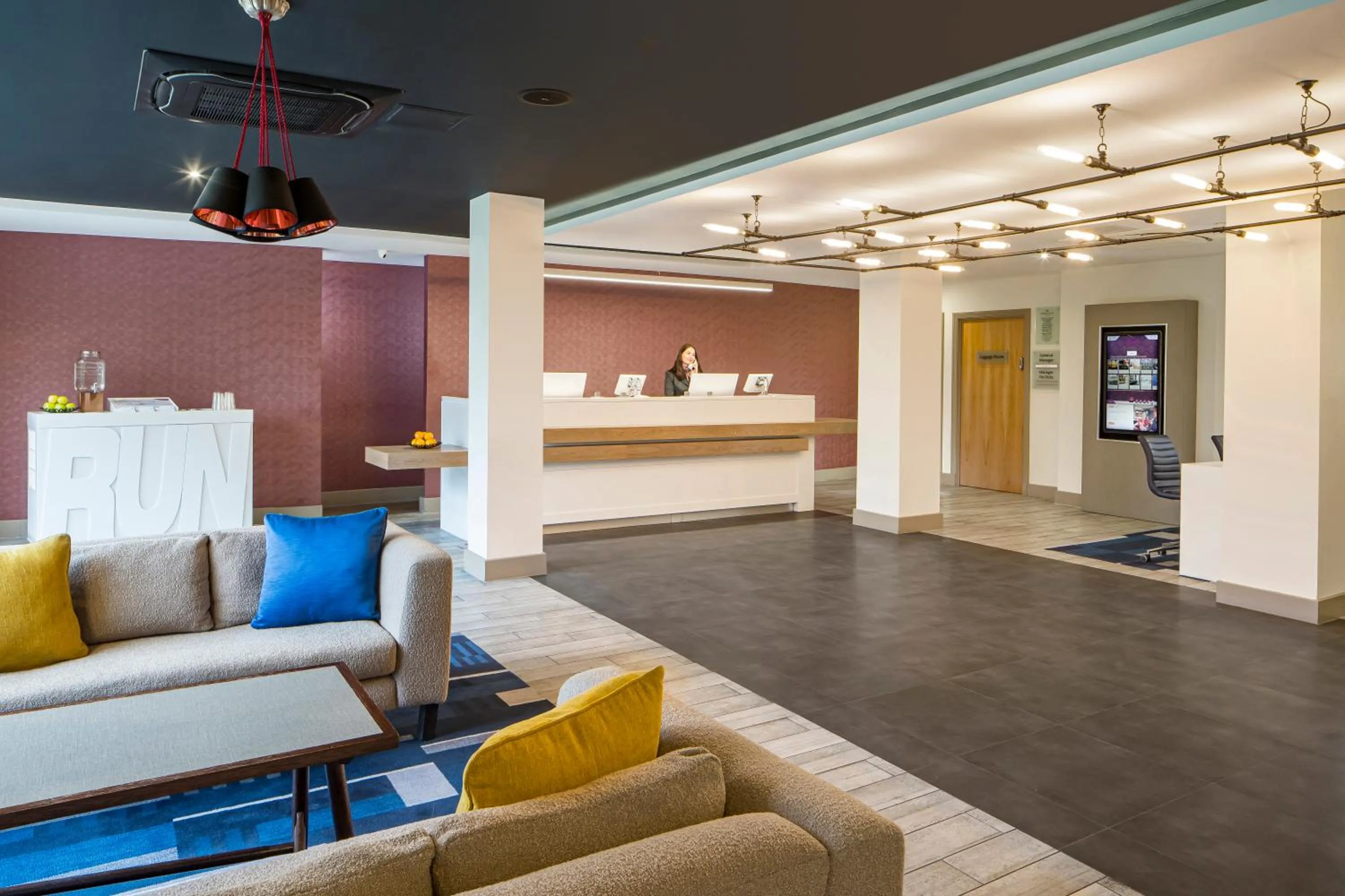 Lobby or reception in Crowne Plaza Plymouth by IHG