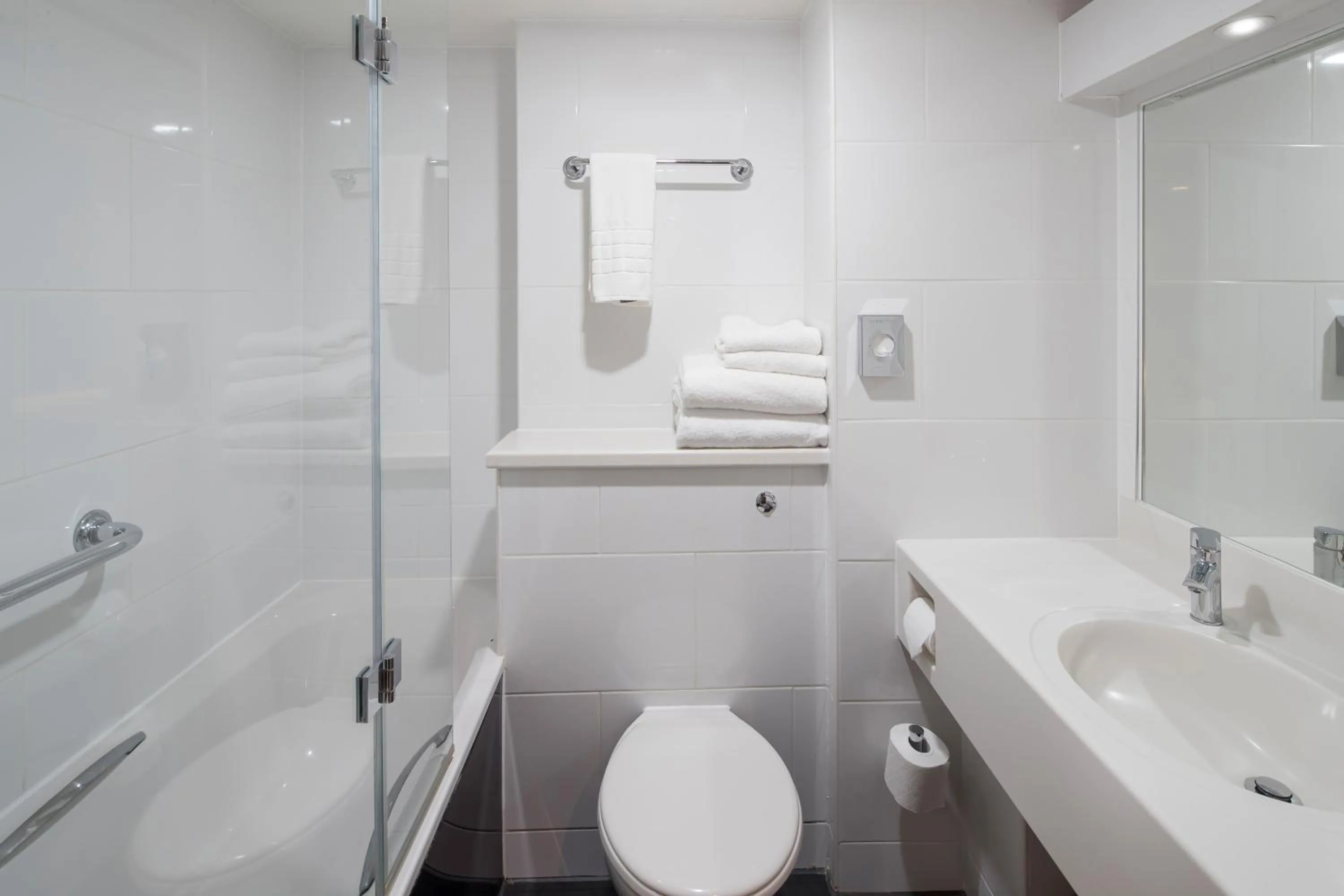 Toilet in Crowne Plaza Plymouth by IHG